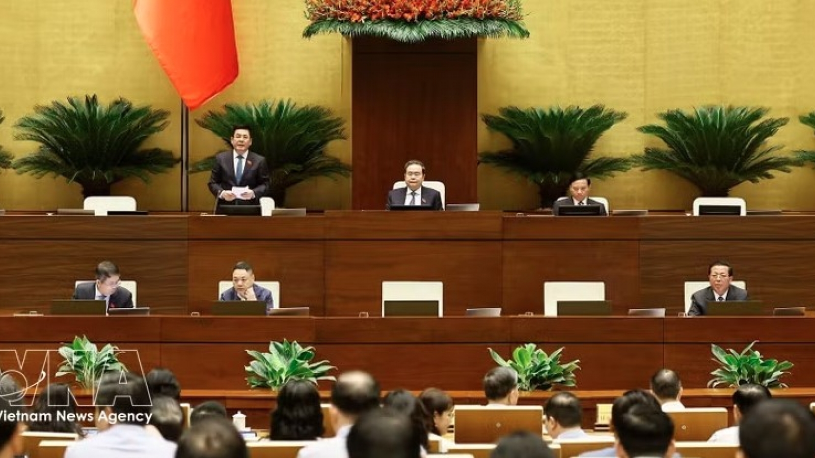 Lawmakers debate real estate, budget, nuclear project changes