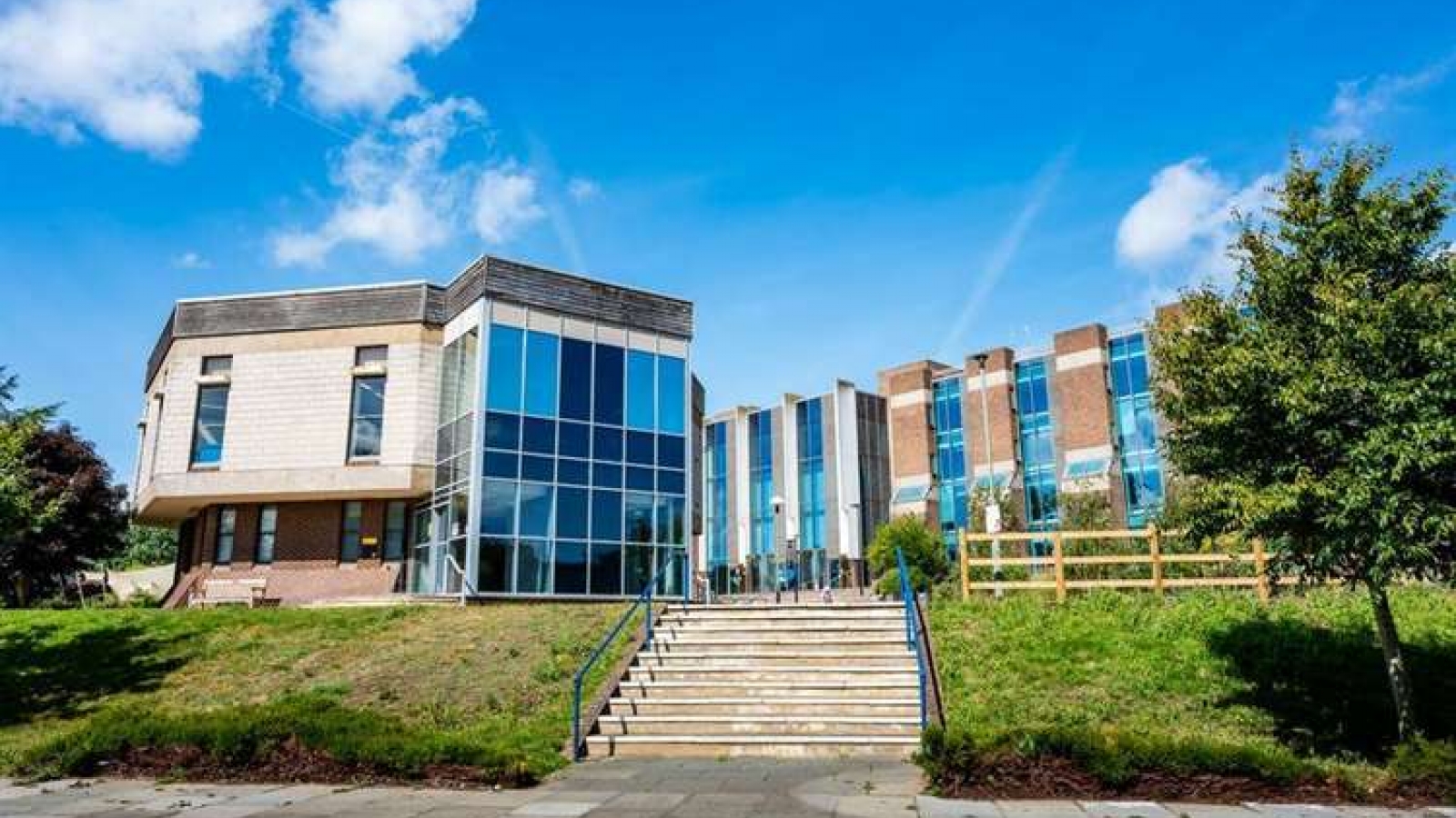 Anh: 2 trường đại học hợp nhất, thành lập “siêu đại học” đầu tiên