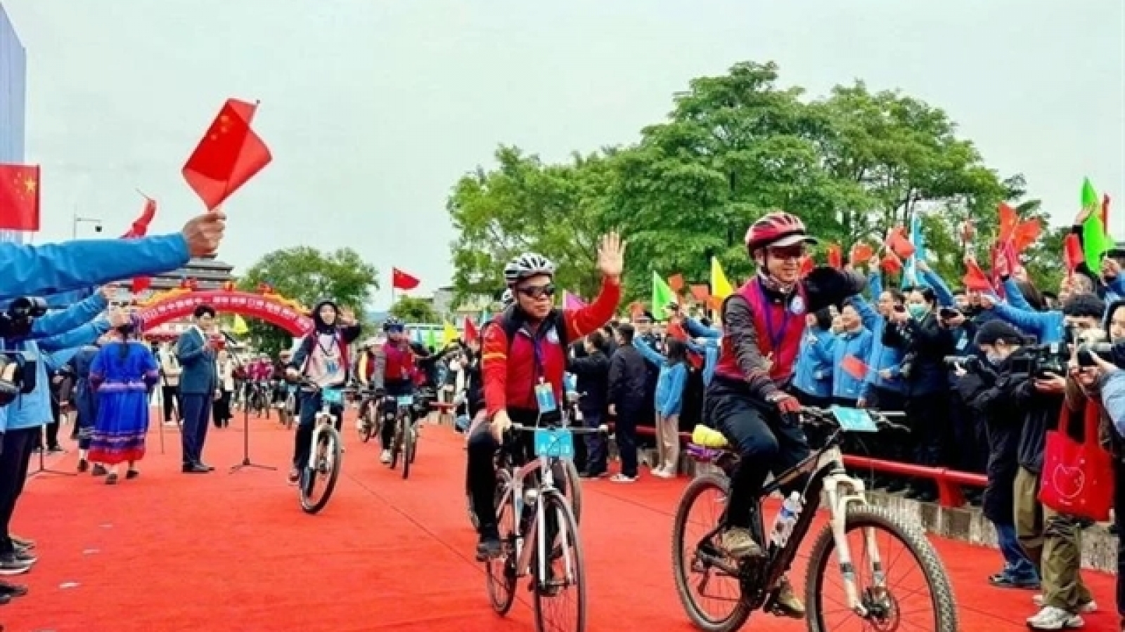 Youth sports strengthen Vietnam-China border friendship