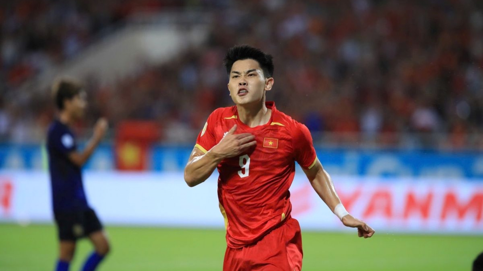 Dinh Bac brace sends Vietnam into ASEAN Cup semi-finals as Group A winners