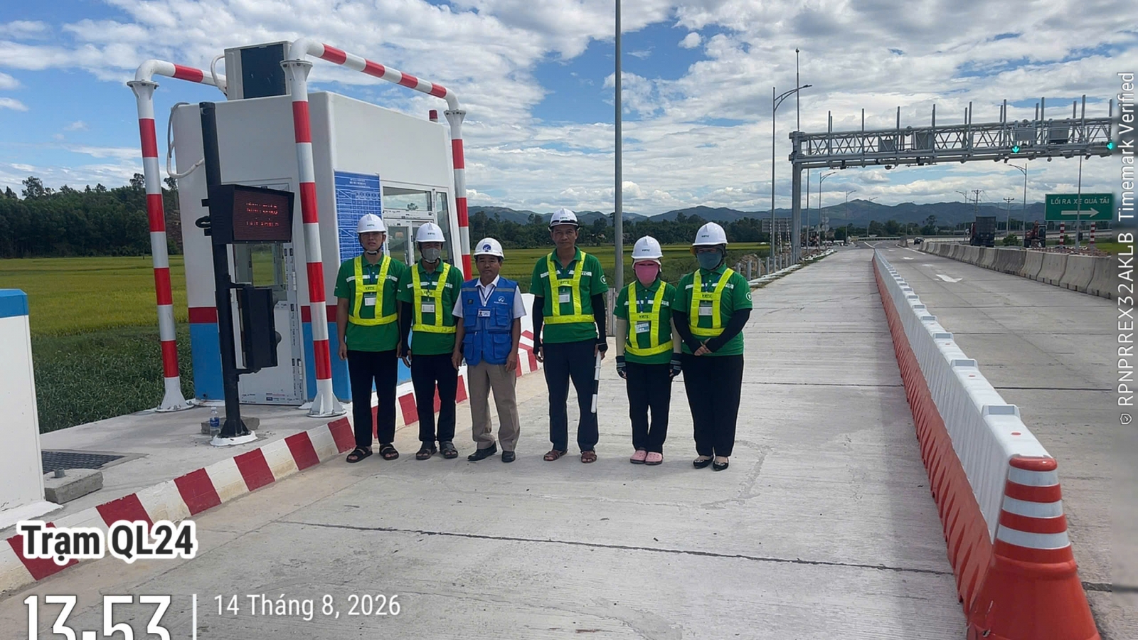 Ngày đầu thu phí cao tốc từ Quảng Ngãi đến Khánh Hòa, chưa ghi nhận sự cố nào