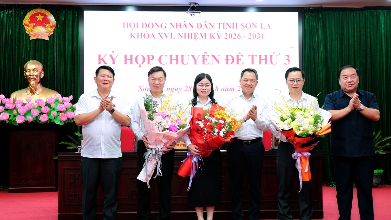 Sơn La quyết định công tác nhân sự, thông qua nhiều chính sách mới