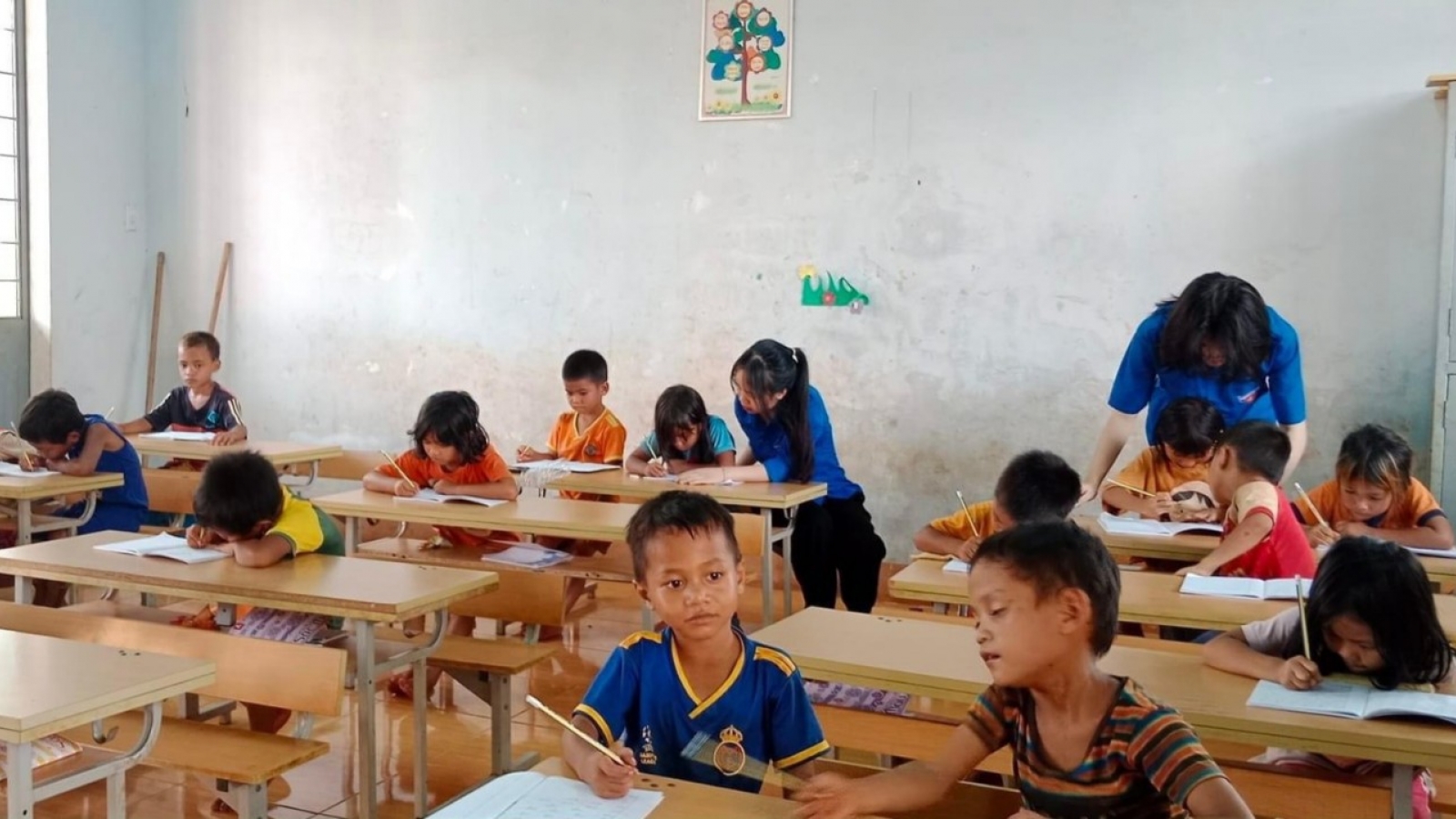 Gia Lai đề xuất cho hơn 182.000 học sinh mượn sách giáo khoa miễn phí