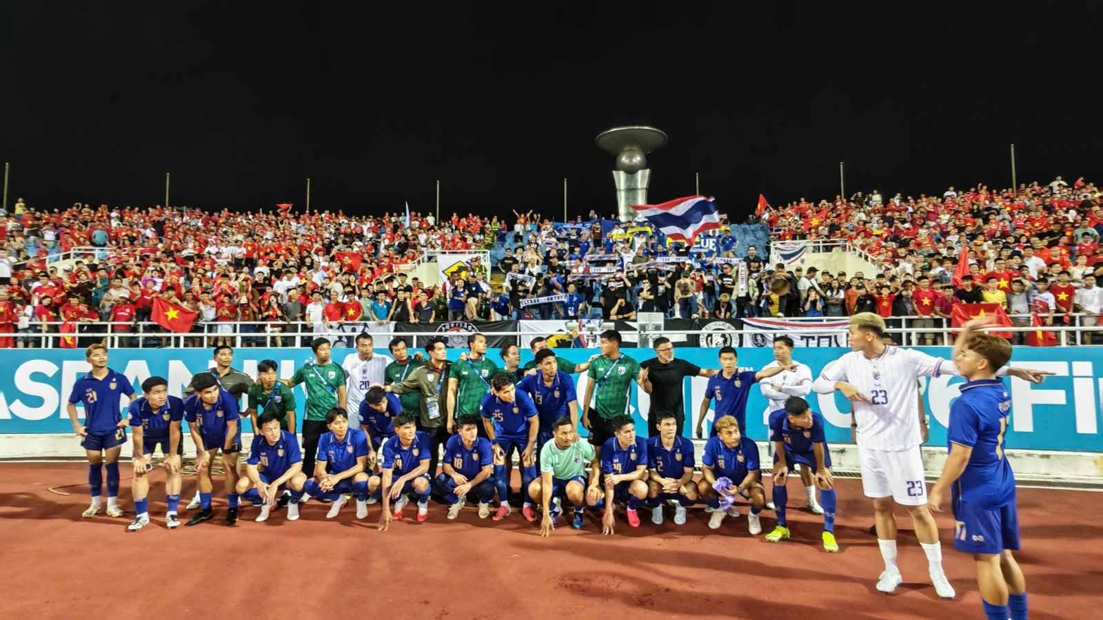 Thua ĐT Việt Nam ở chung kết ASEAN Cup, ĐT Thái Lan xin lỗi người hâm mộ