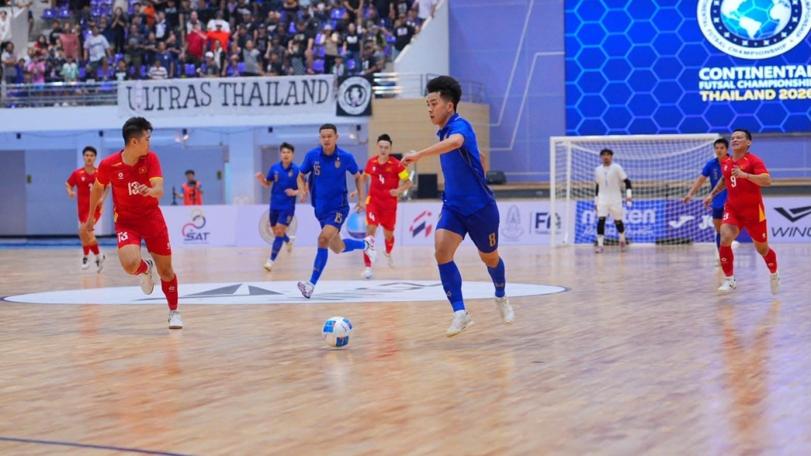 Vietnam stage dramatic comeback to hold Thailand in futsal thriller