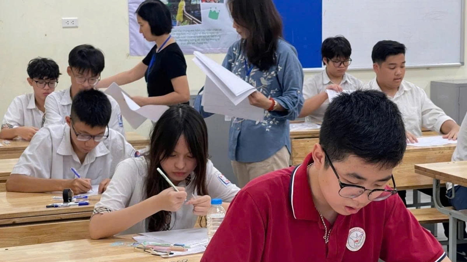 Thi vào lớp 10 chỉ Toán, Văn: Bỏ môn thi thứ 3 có giảm áp lực?