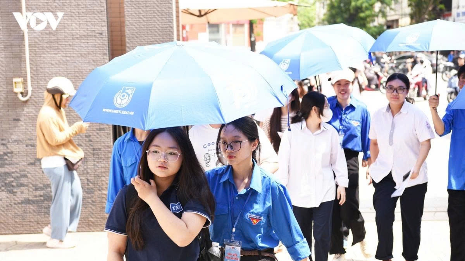 Điểm chuẩn ĐH Ngoại thương tiếp tục áp sát 30