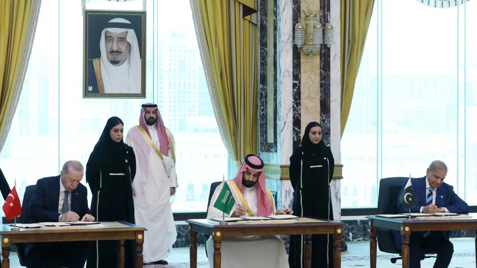 Saudi Arabia, Pakistan và Thổ Nhĩ Kỳ ký hiệp ước phòng thủ chung