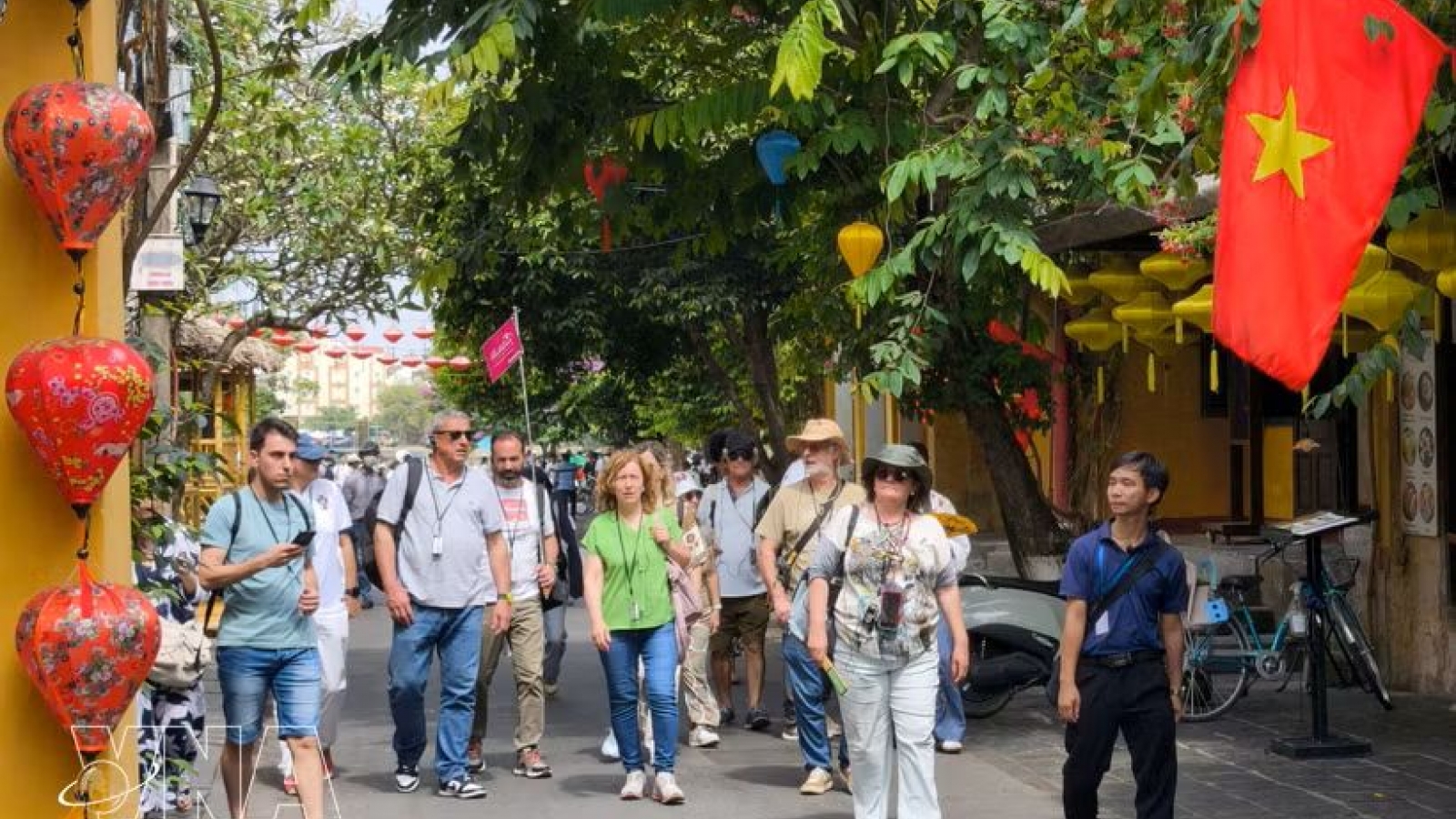 Tourism ready for National Day holiday, eyes year-end acceleration