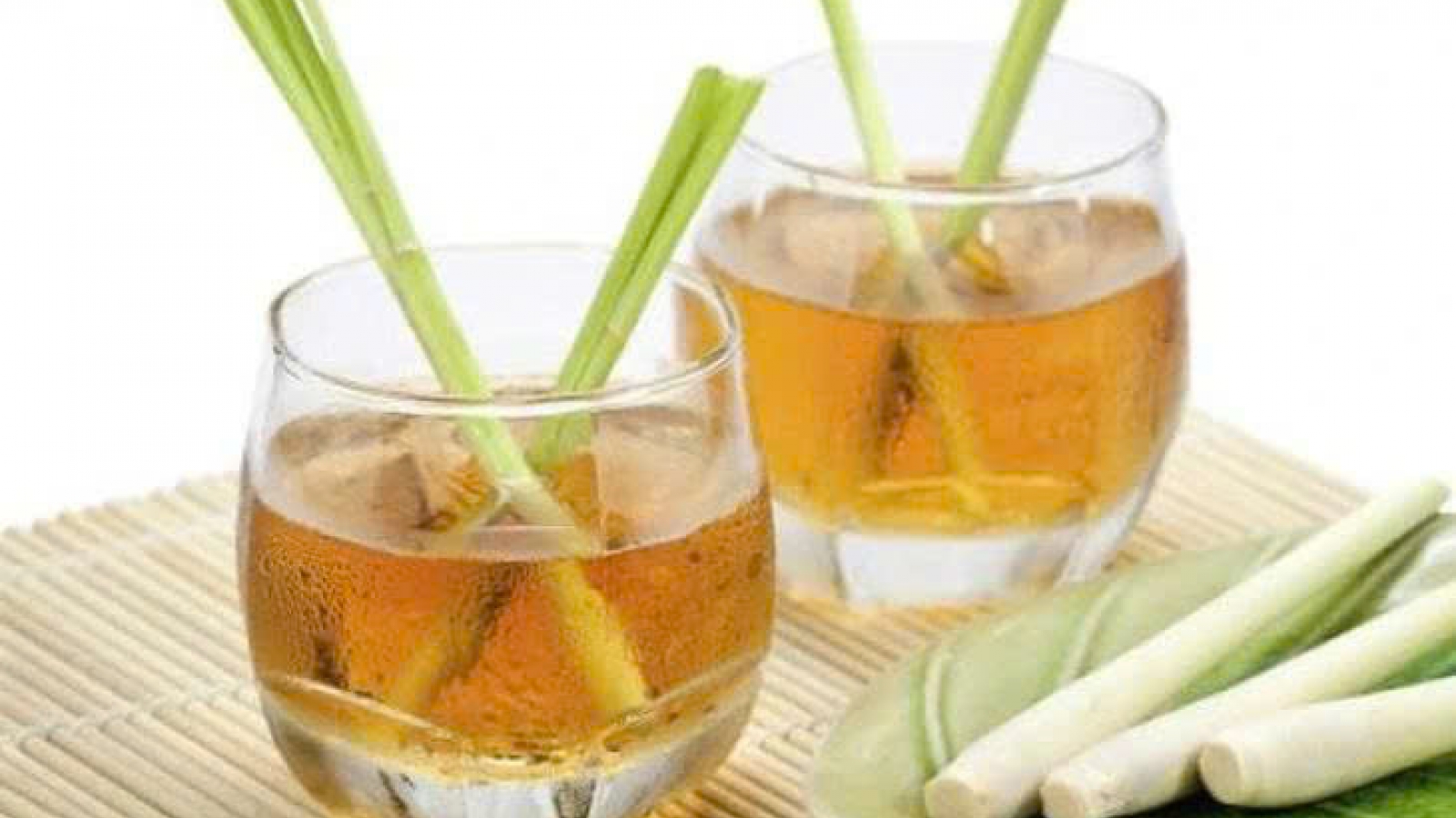 Ai nên tránh uống trà sả thường xuyên?