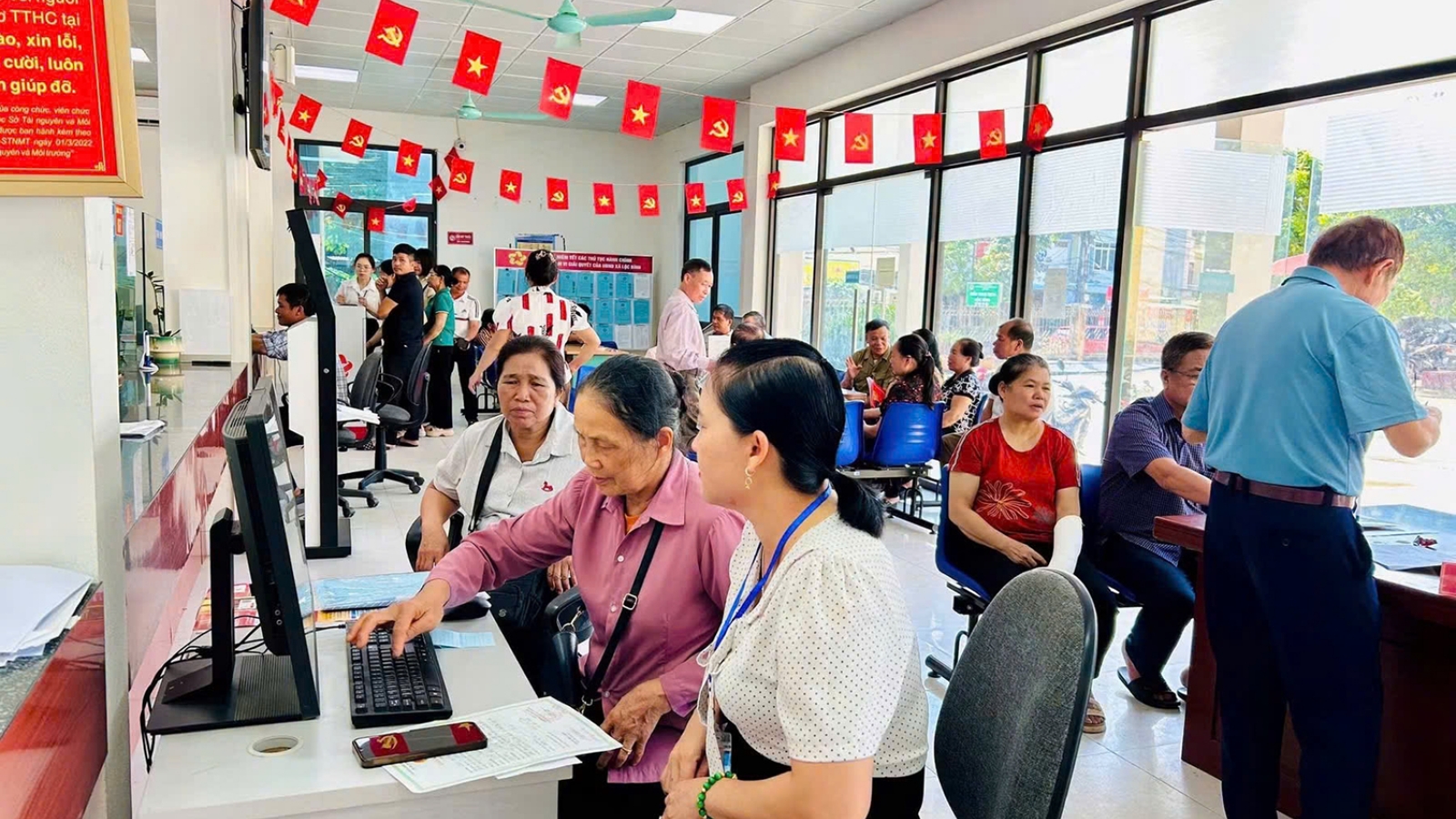 Lạng Sơn đưa Trạm dịch vụ công số đến gần dân