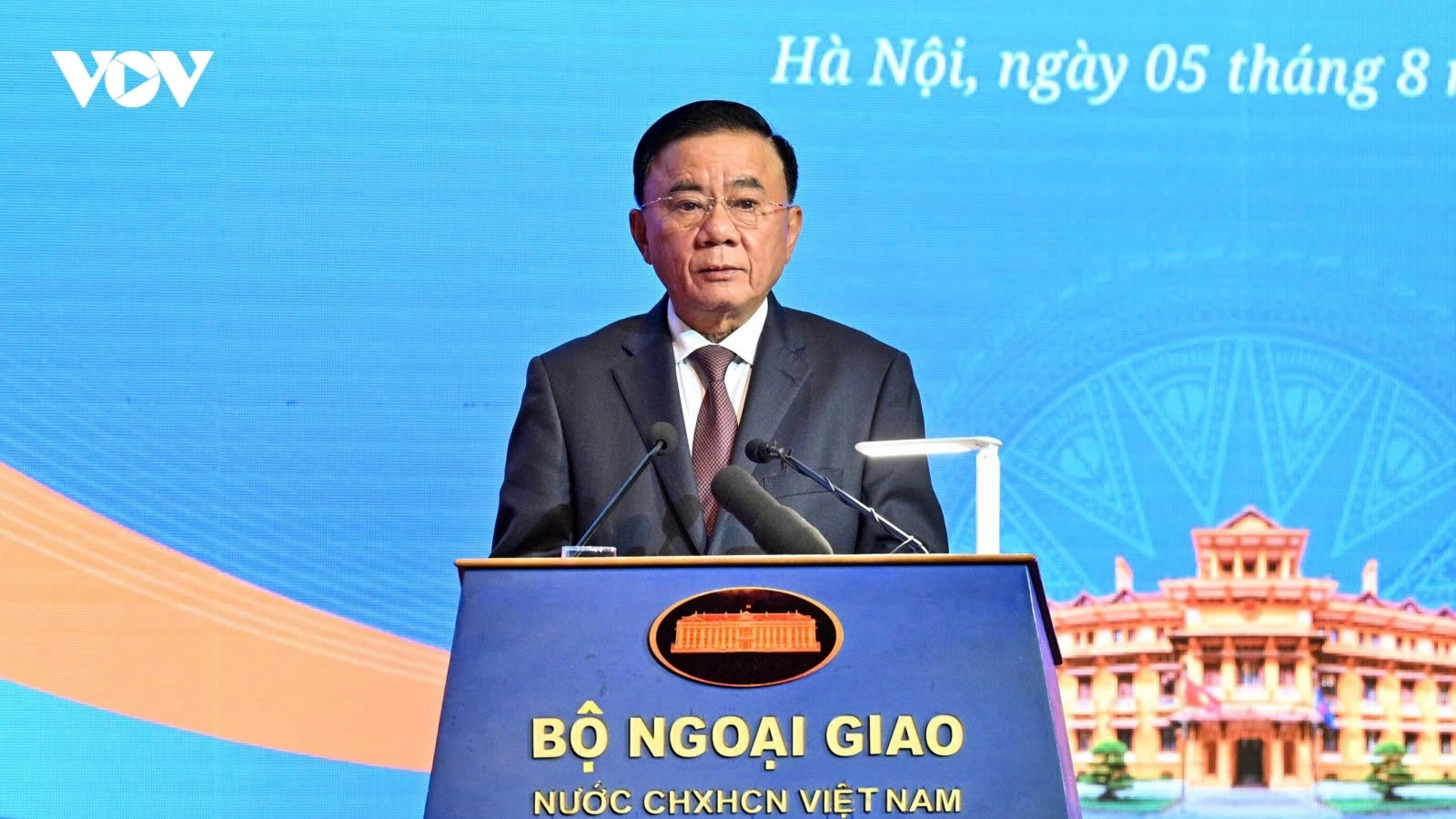 Senior leader calls for stronger Party, people-to-people diplomacy