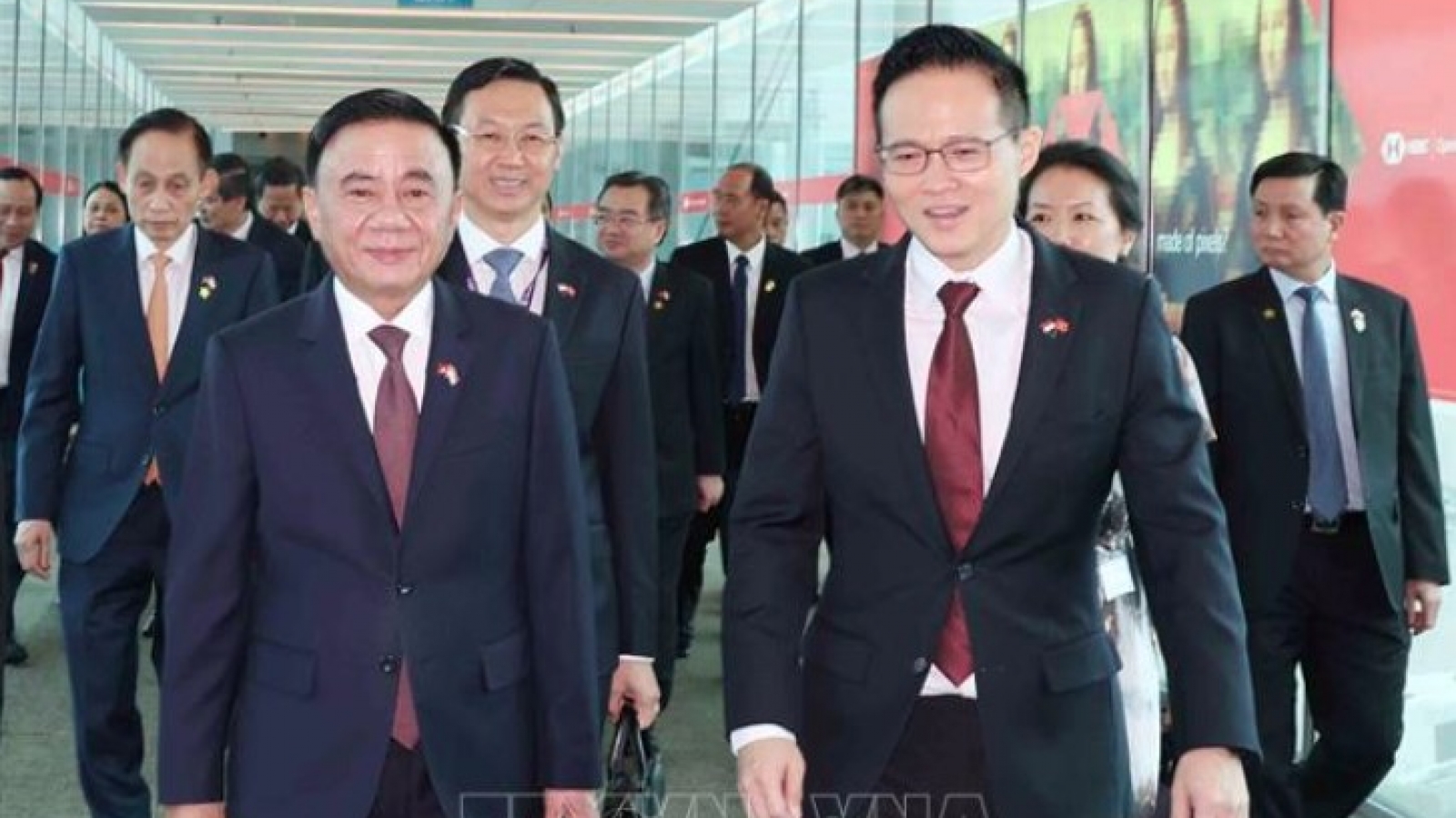 Member of CPV Secretariat Tran Cam Tu begins official visit to Singapore