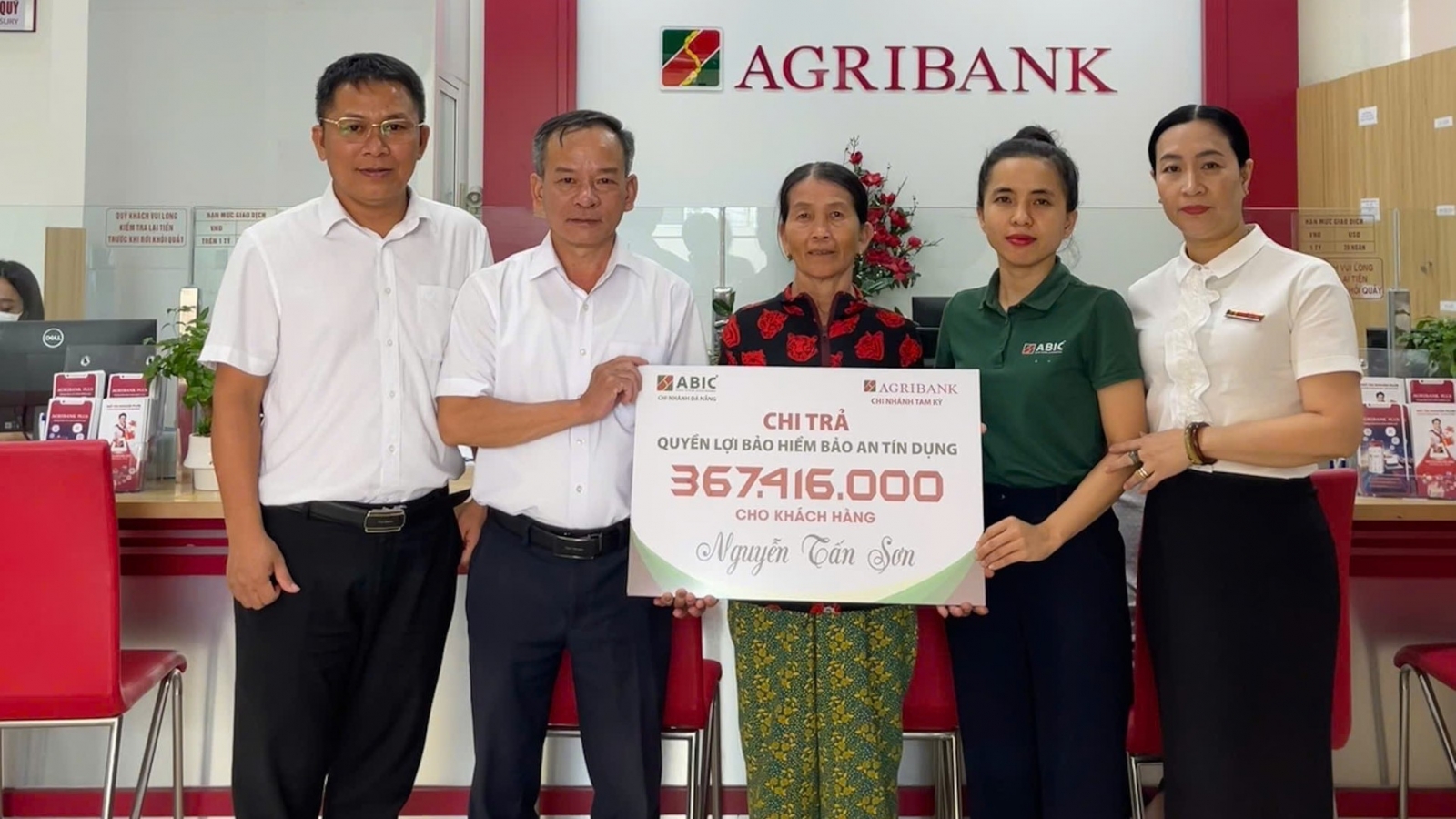 Agribank và Abic chi trả hơn 367 triệu đồng bảo hiểm Bảo an tín dụng