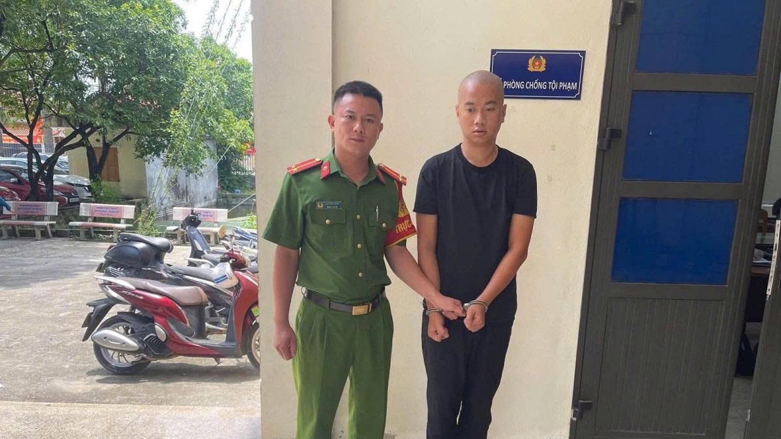Khởi tố vụ trộm bánh xe ô tô đang đỗ ở khu đô thị Thanh Hà