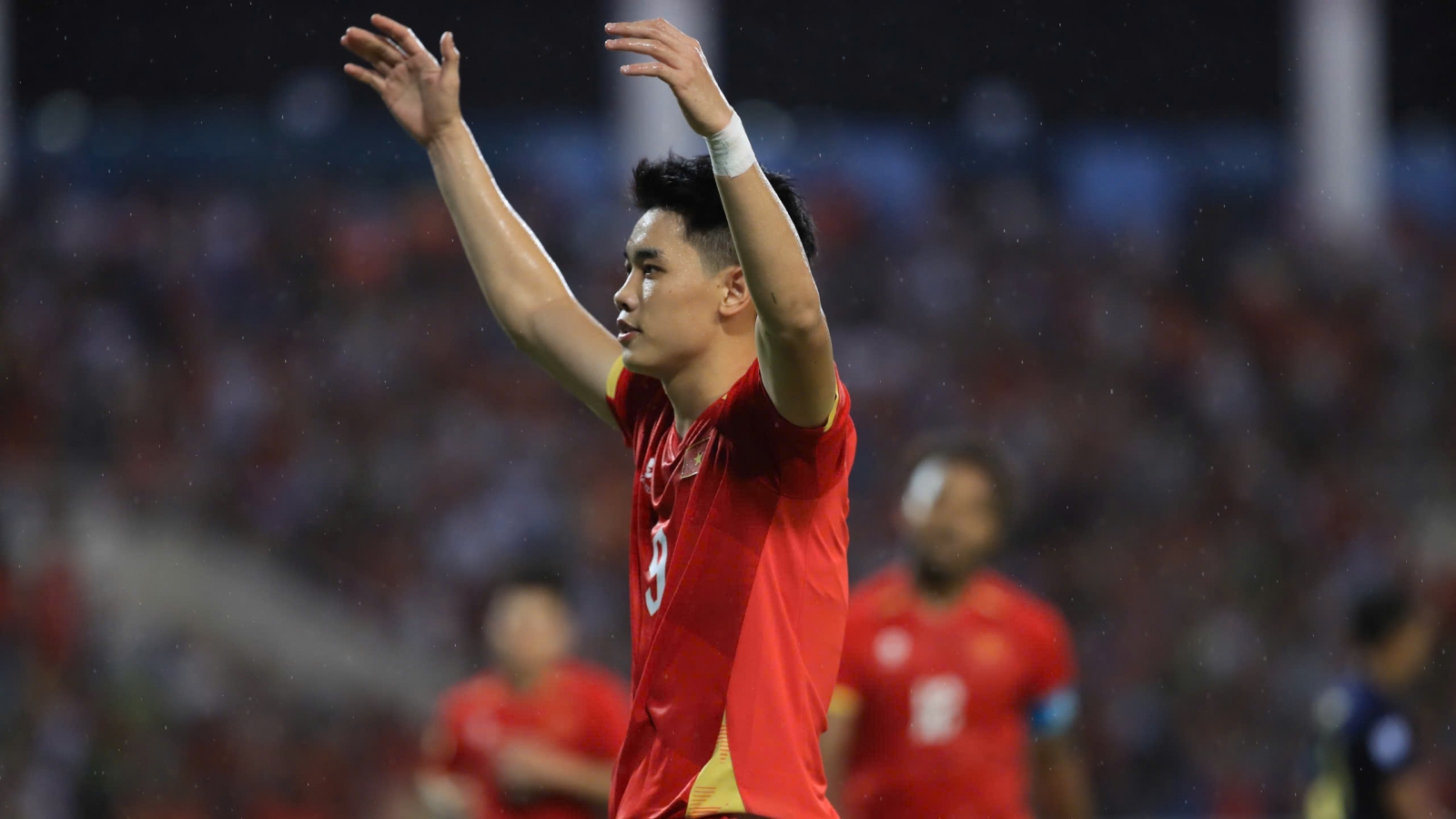 Đình Bắc và Xuân Son tỏa sáng, Việt Nam tiến vào bán kết ASEAN Cup 2026