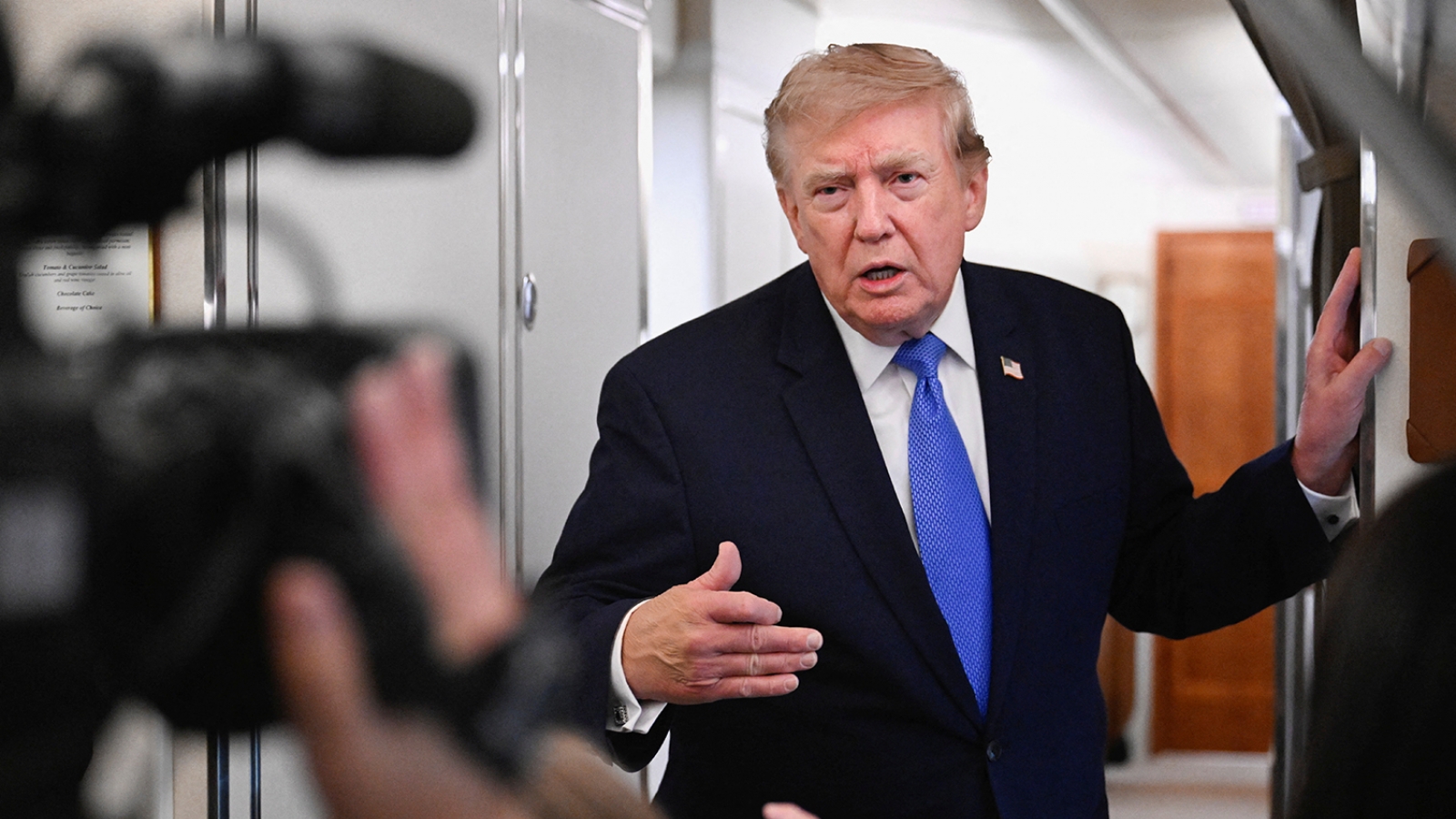 Mỹ hủy kế hoạch tấn công Iran: Bước lùi chiến thuật hay nước cờ của ông Trump?