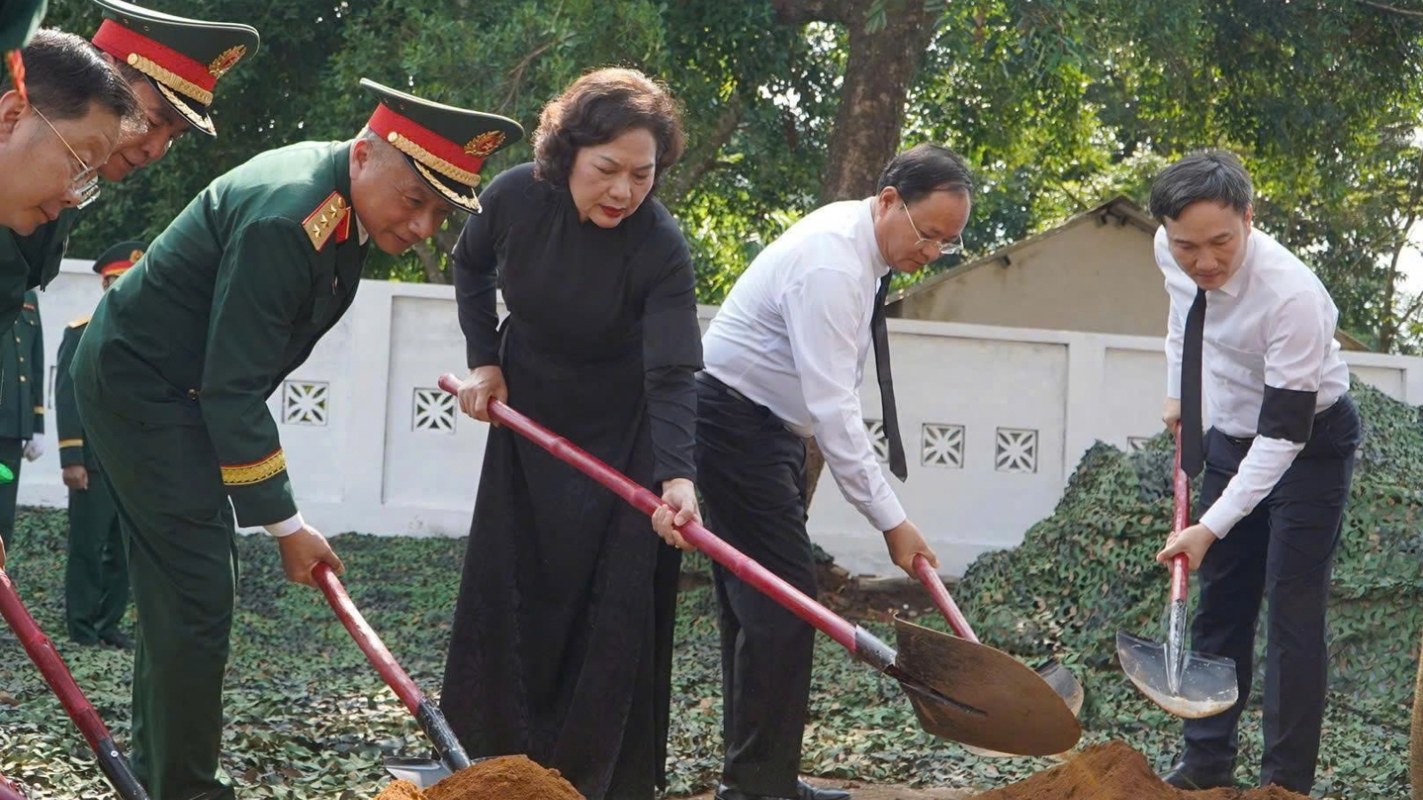 Lai Châu an táng, tiễn đưa hài cốt 47 liệt sĩ về nơi an nghỉ vĩnh hằng sau 75 năm