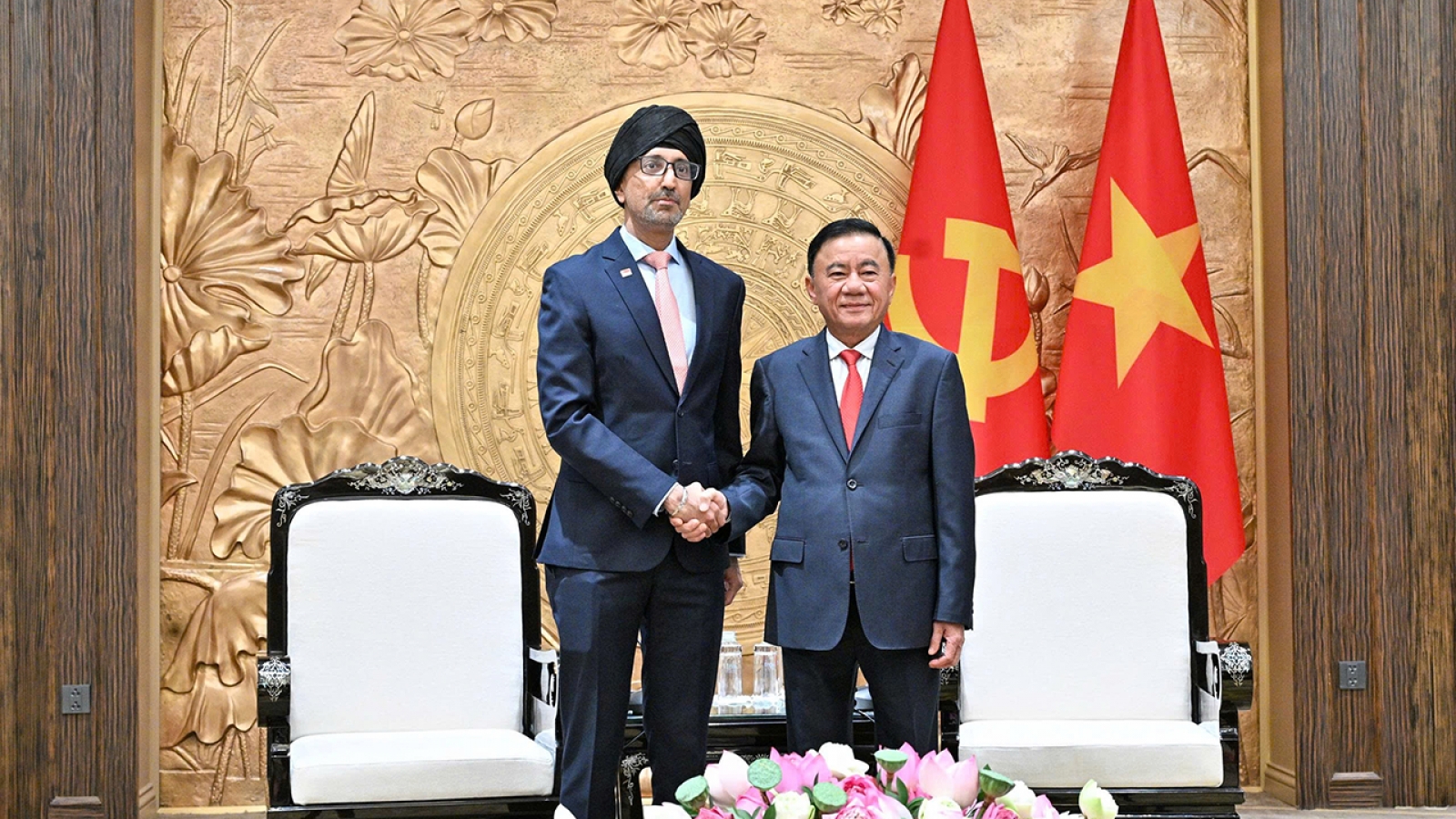 Thường trực Ban Bí thư Trần Cẩm Tú tiếp Đại sứ Singapore tại Việt Nam
