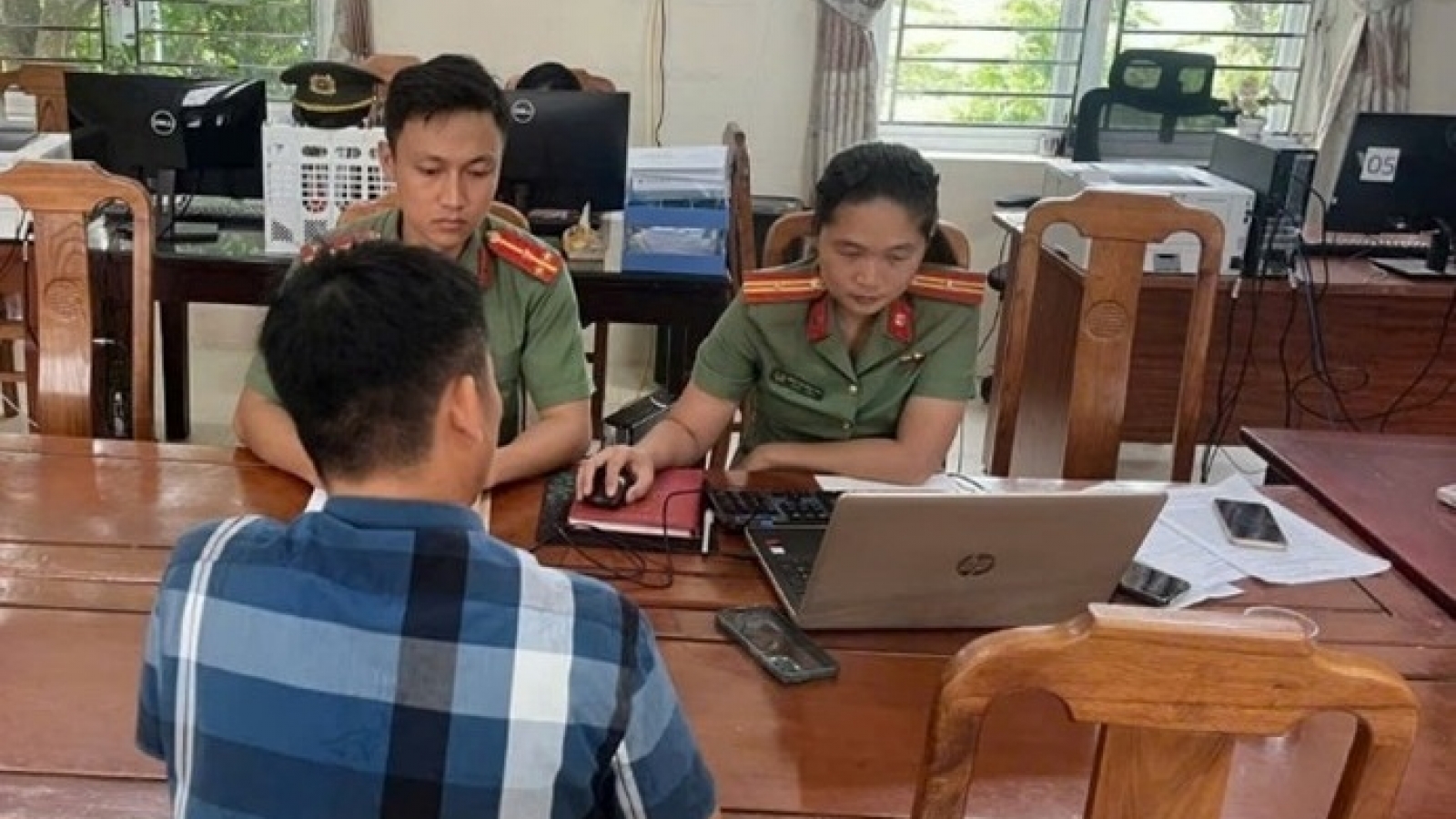 Đăng video sai sự thật về Bệnh viện Bạch Mai cơ sở Ninh Bình, bị phạt 10 triệu đồng