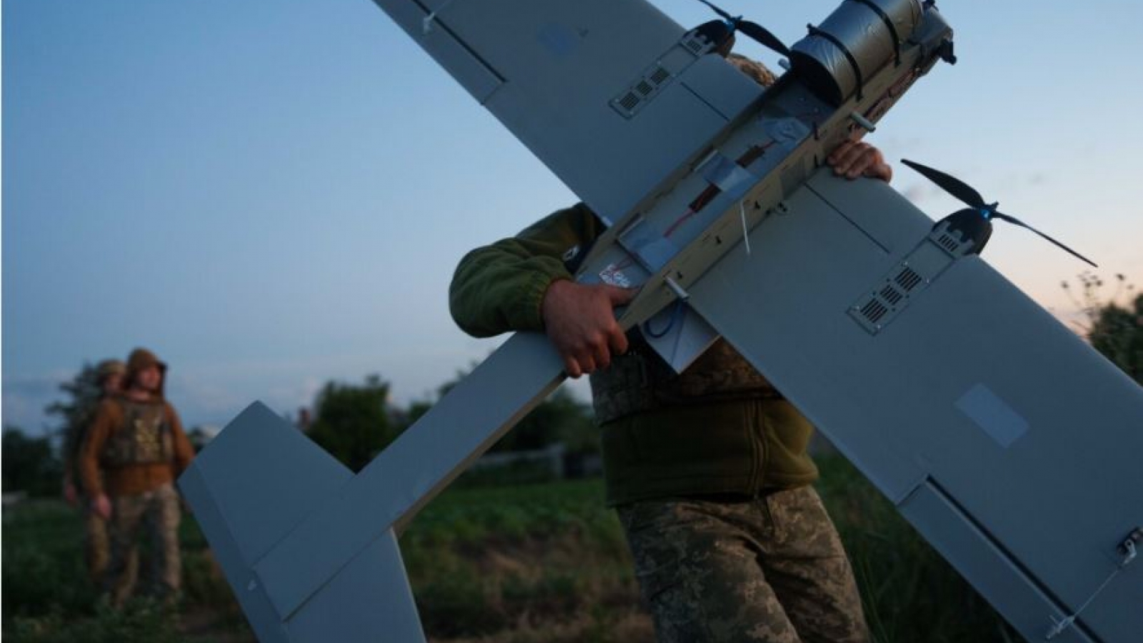 Ukraine mở đợt tập kích quy mô lớn, Nga bắn hạ 635 UAV