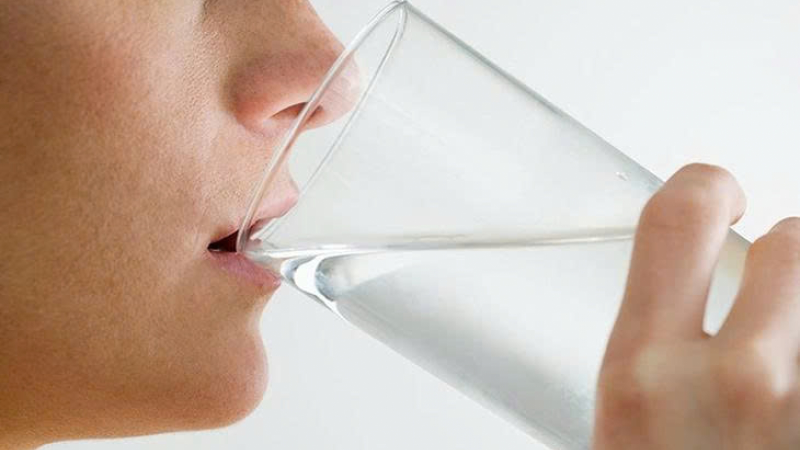 Trước cuộc nhậu nên uống gì để lâu say? Cánh mày râu cần biết