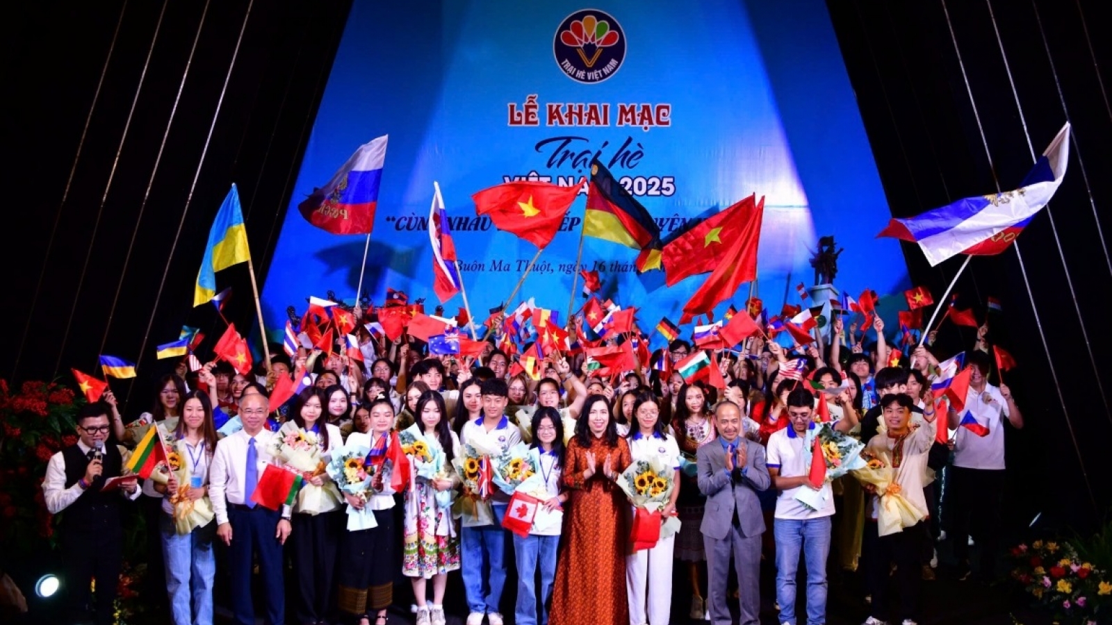 Bước chuyển tư duy về công tác người Việt ở nước ngoài