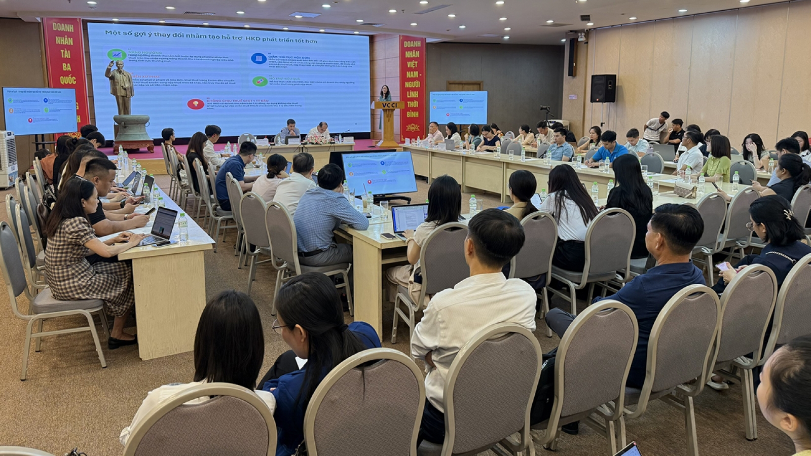 Gỡ điểm nghẽn, tiếp sức cho hộ kinh doanh để đạt mục tiêu tăng trưởng hai con số