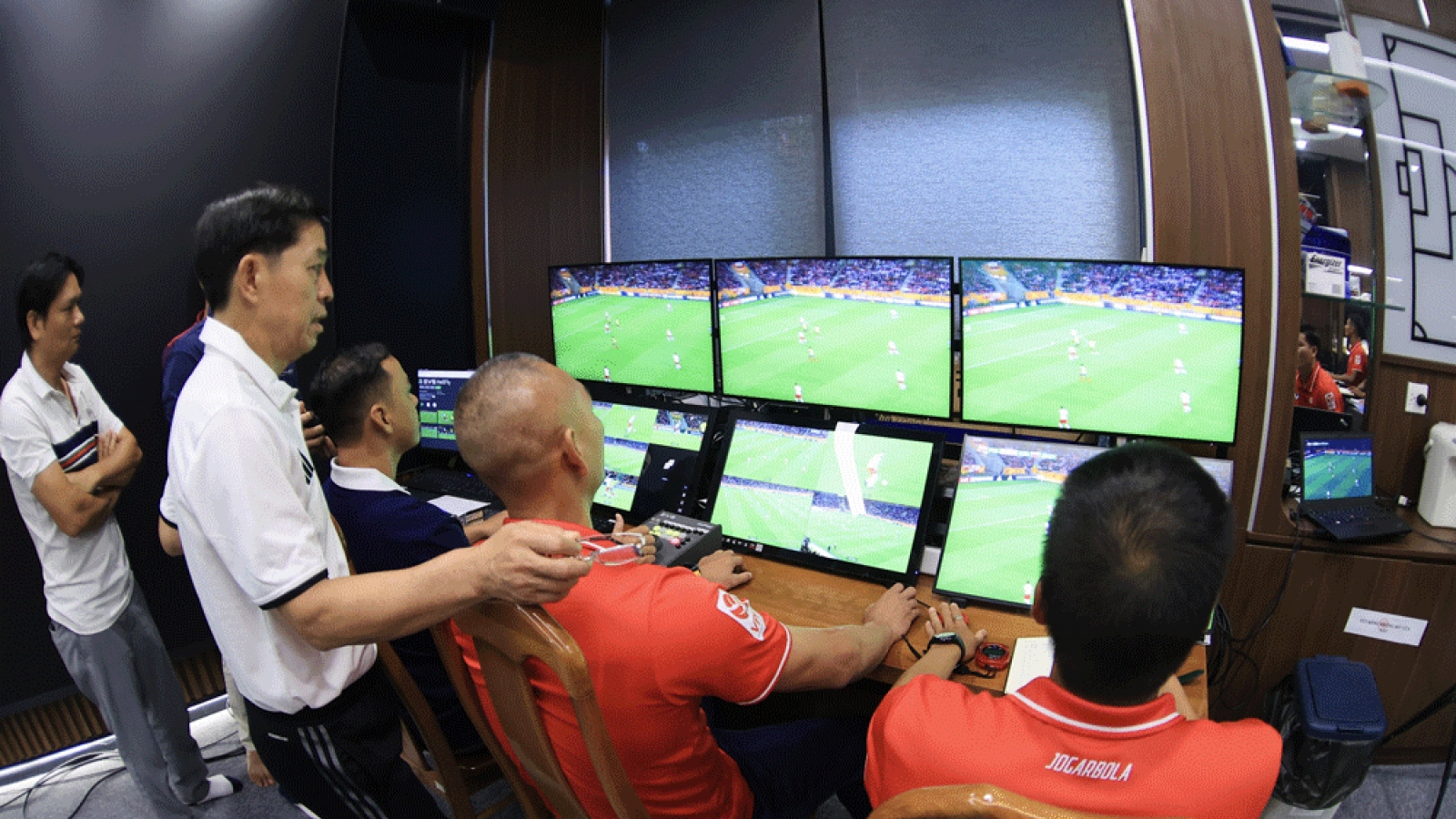 VFF đào tạo thêm trọng tài VAR, hướng tới nâng cao chất lượng V-League