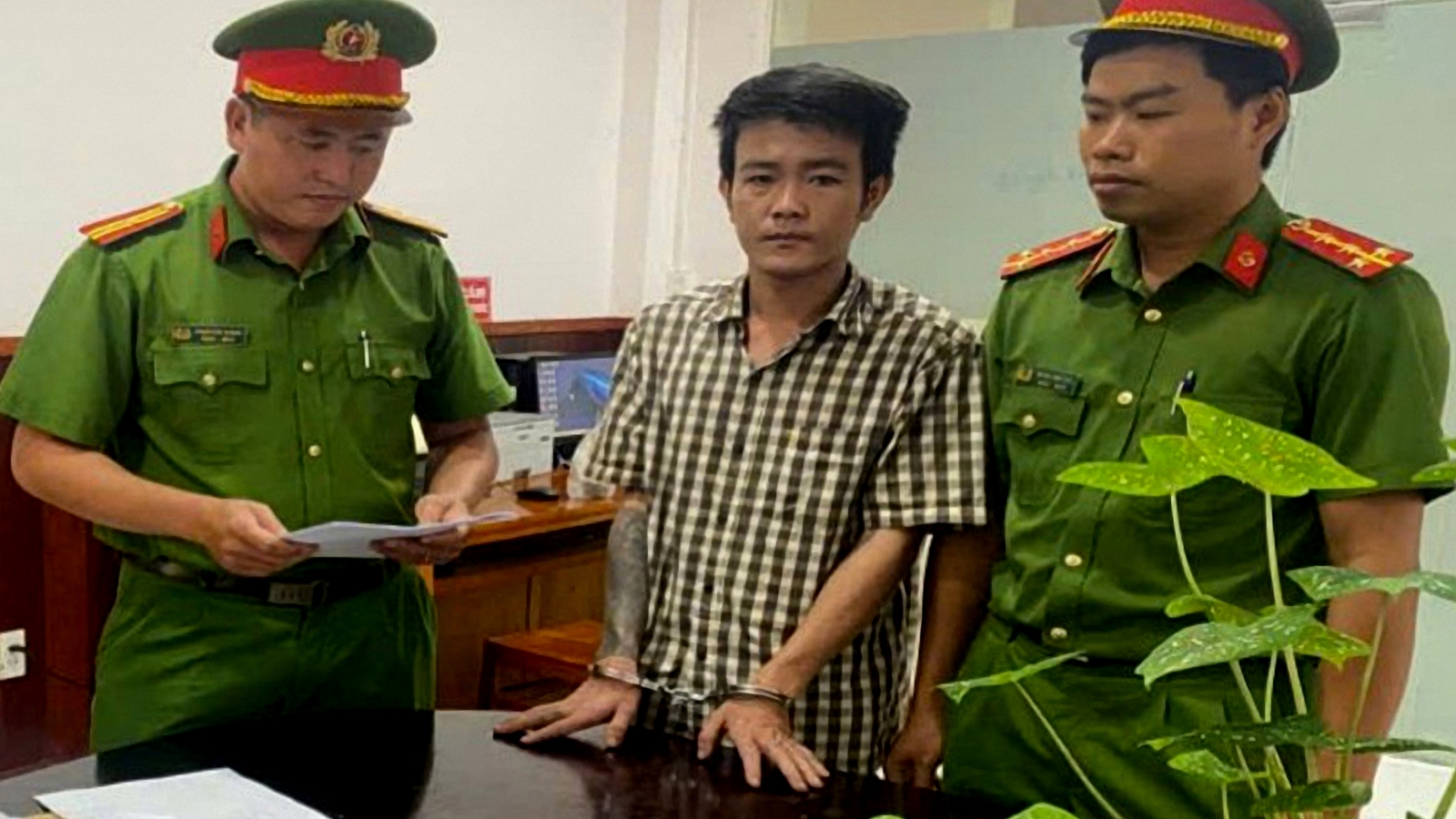 Vĩnh Long khởi tố, bắt tạm giam đối tượng có nhiều tiền án trộm cắp tài sản