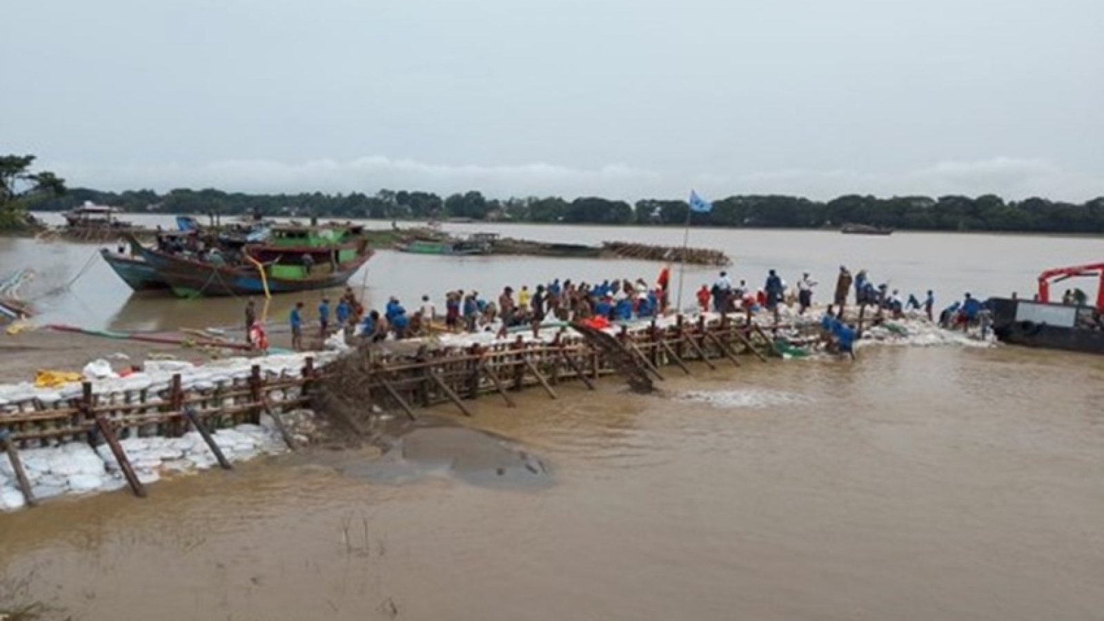 Myanmar vỡ đê sông, hàng chục nghìn người bị ảnh hưởng