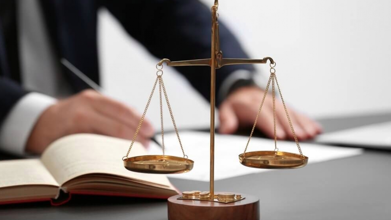 Chính phủ nghiên cứu đơn giản hóa quy trình, tăng ứng dụng AI trong xây dựng luật