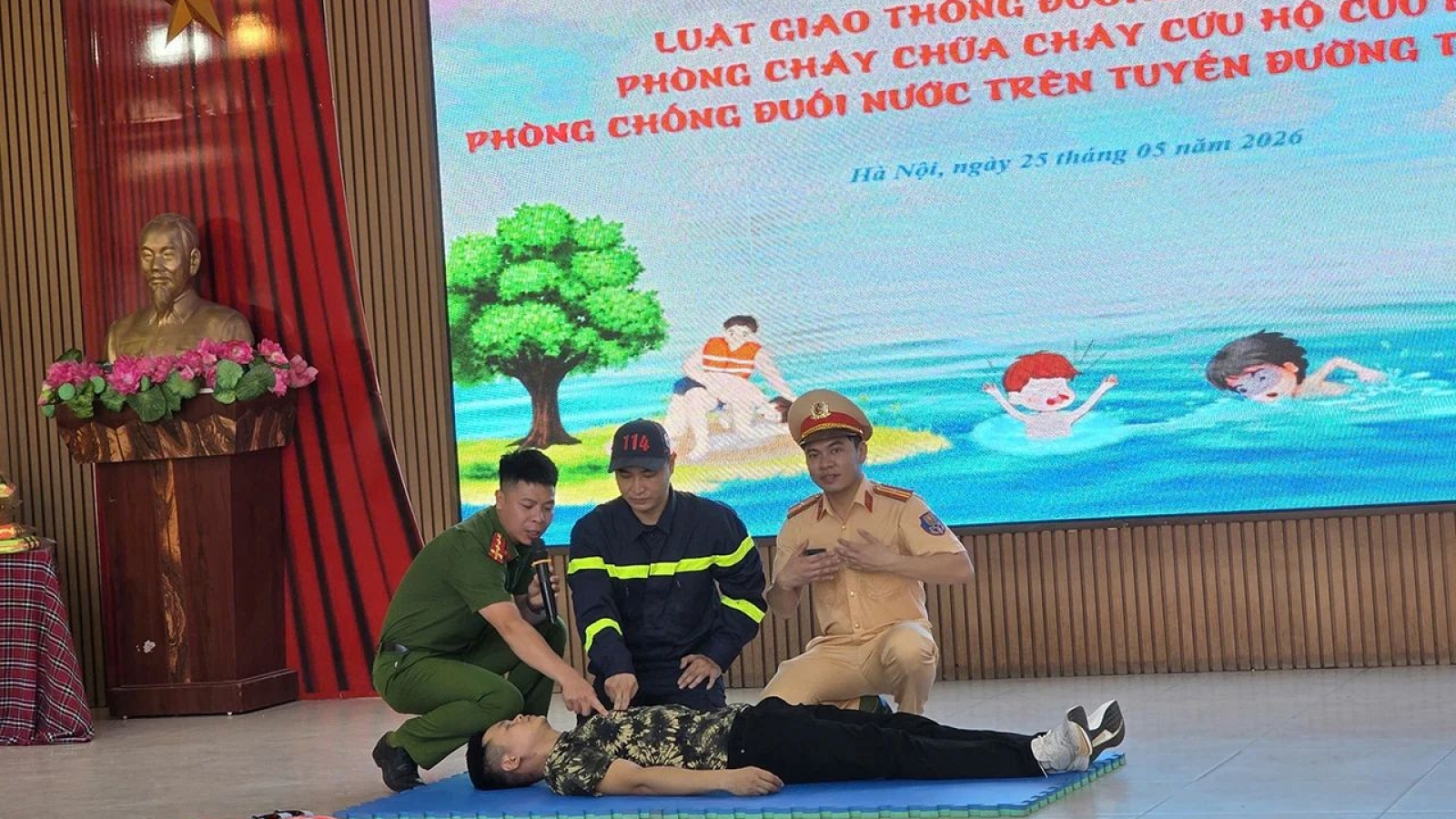 Phòng chống đuối nước: Hà Nội tăng kỹ năng sinh tồn cho trẻ dịp hè