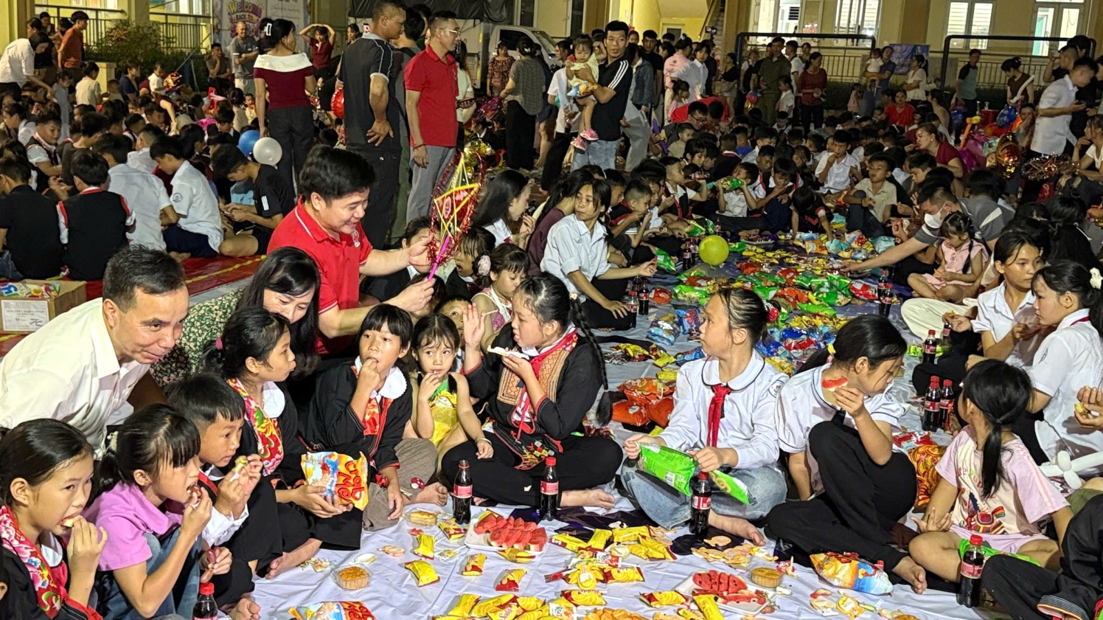 Đêm hội “Trăng ấm Đồng Quặng” cho trẻ em vùng dân tộc thiểu số