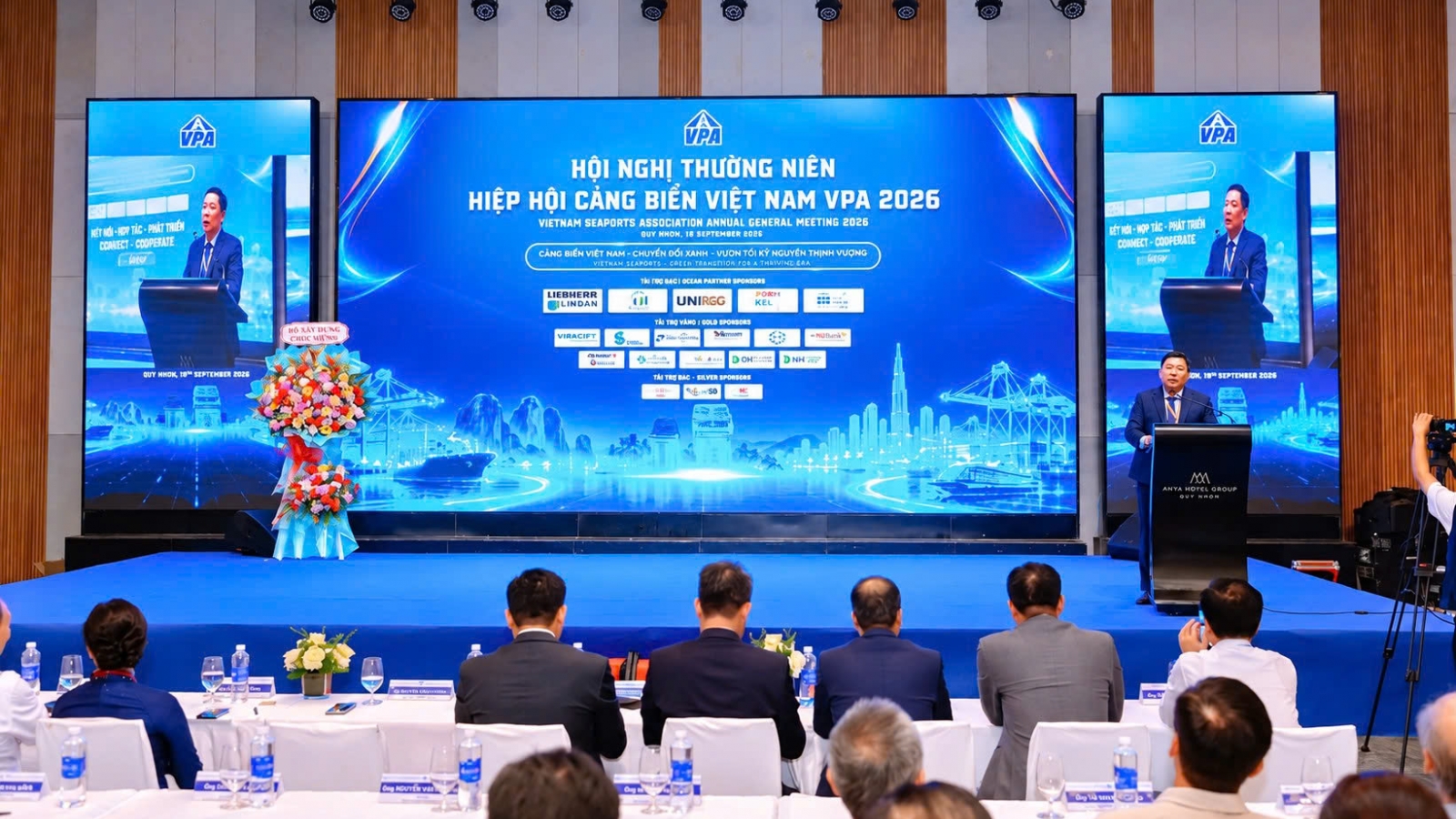 Vietnam promotes green, smart seaports linked to modern logistics