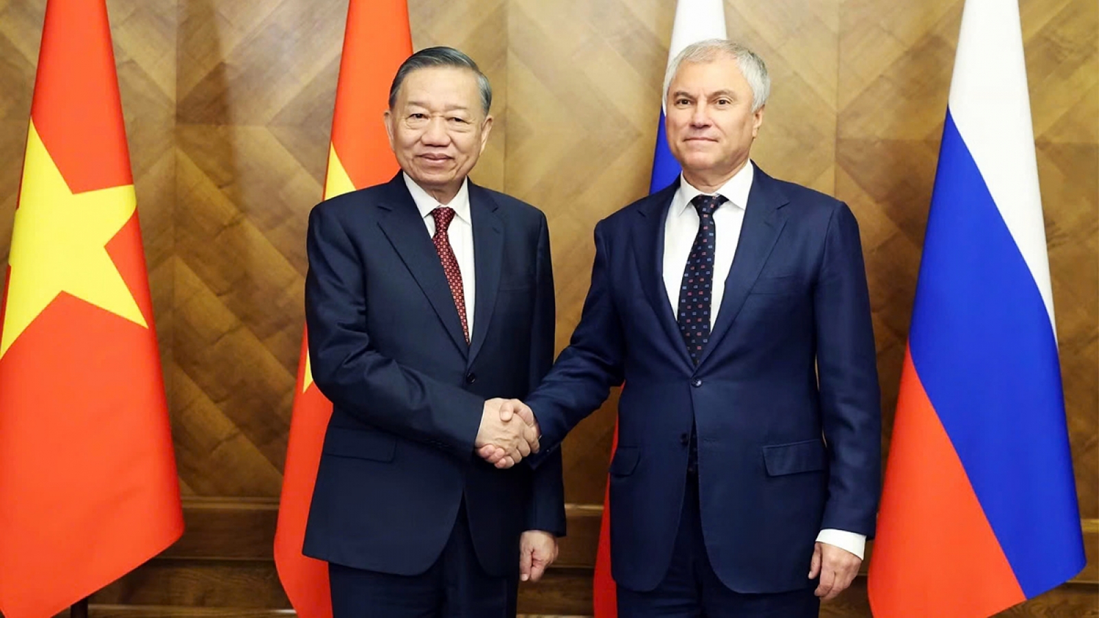 Vietnam, Russia urged to make parliamentary cooperation more effective and tangible