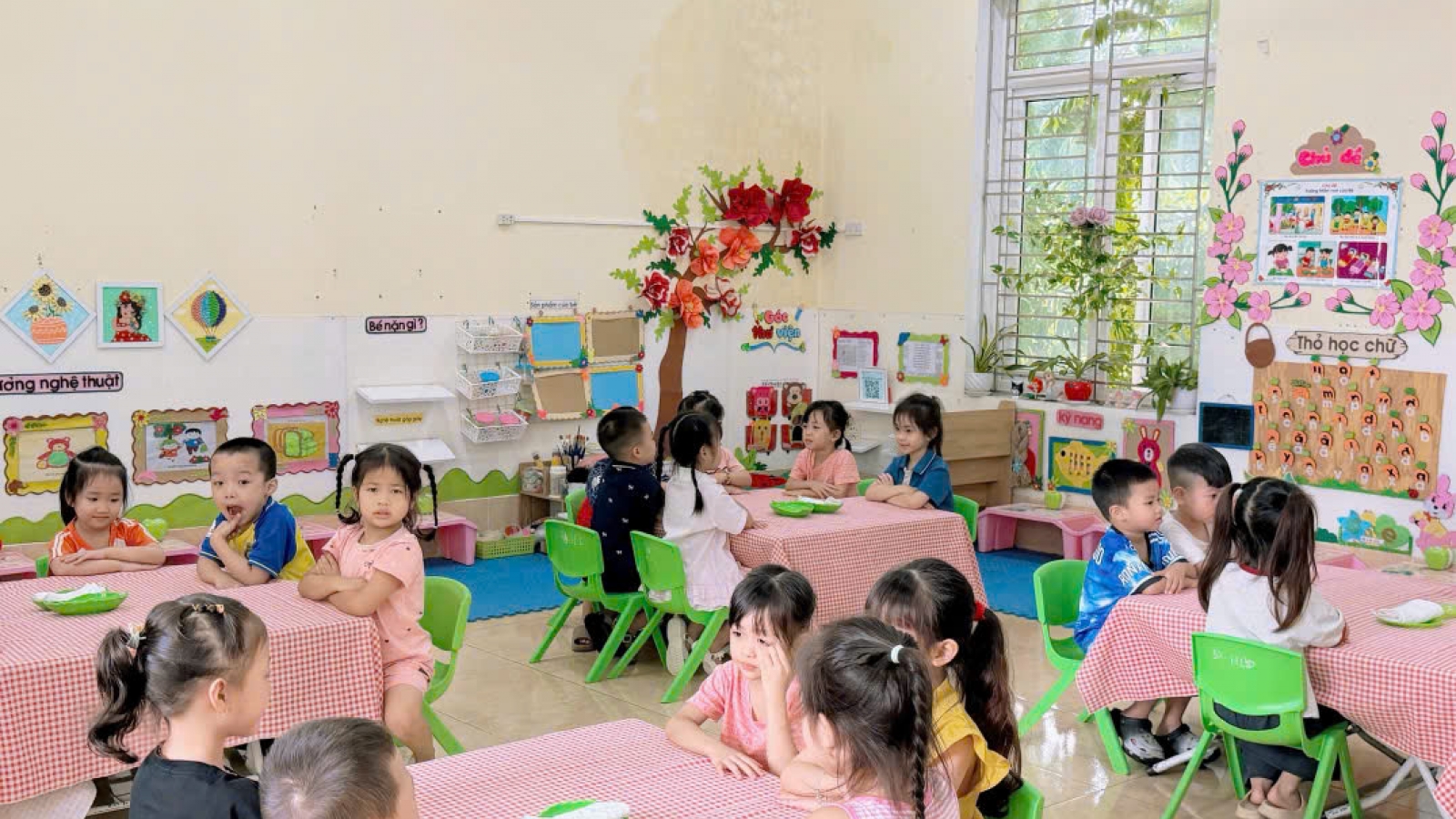 Minh bạch bữa ăn bán trú, phụ huynh và học sinh Lào Cai thêm yên tâm