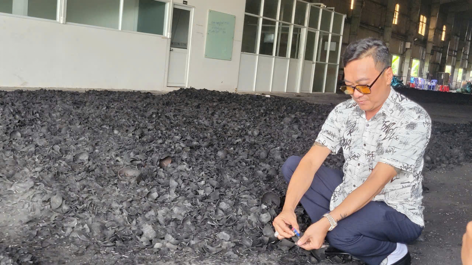 Biến phế phẩm nông nghiệp thành than sinh học - mô hình mới, triển vọng cao