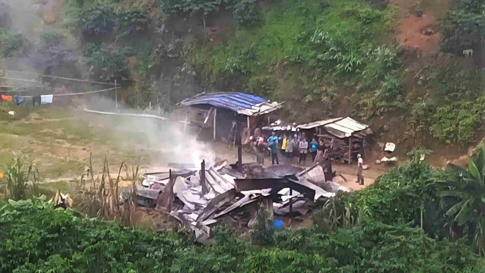 Cháy nhà tạm trong rẫy cà phê ở Lâm Đồng khiến 3 mẹ con tử vong