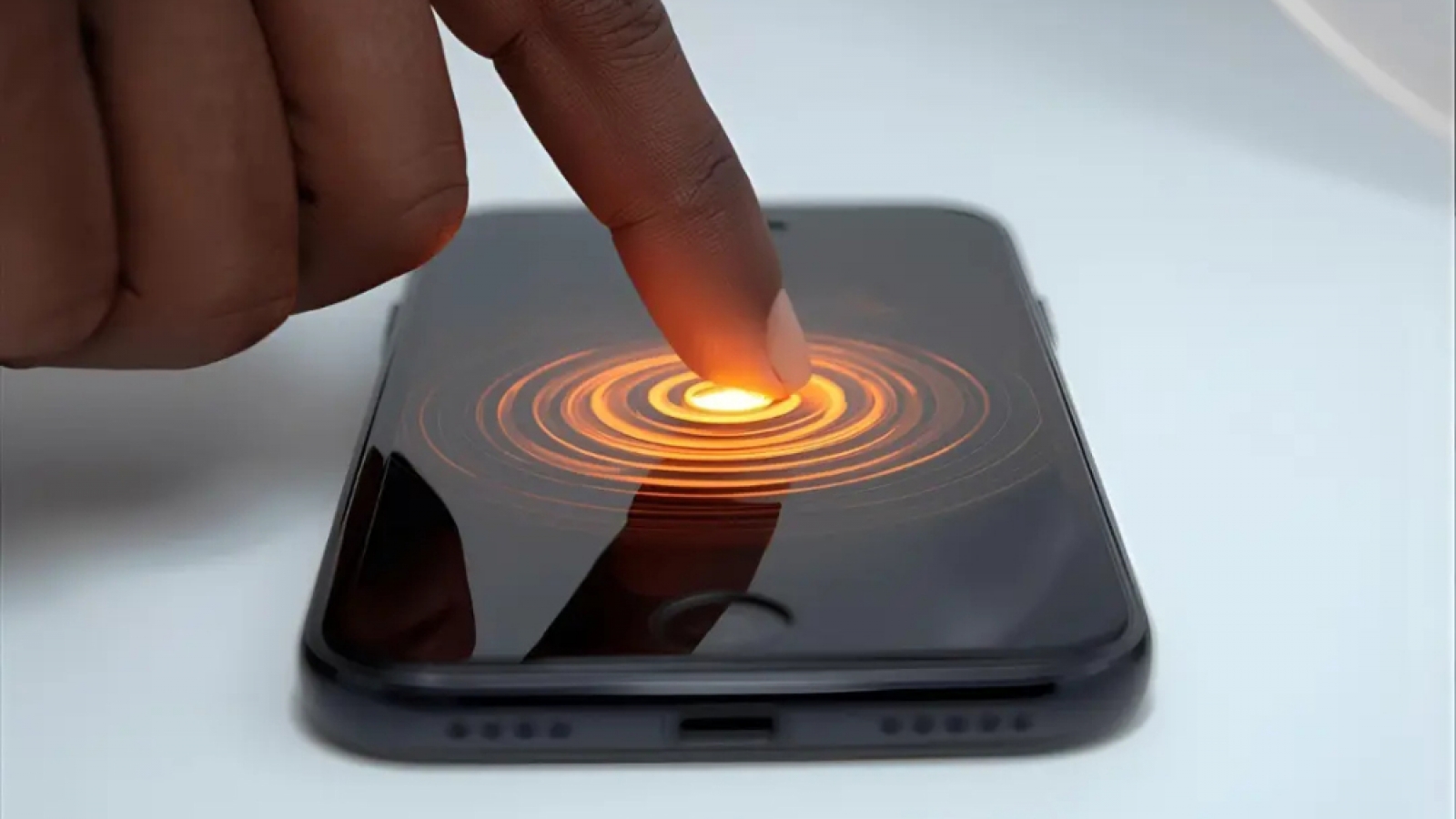 Apple có thể phải trả 5,7 tỷ USD vì cách iPhone rung