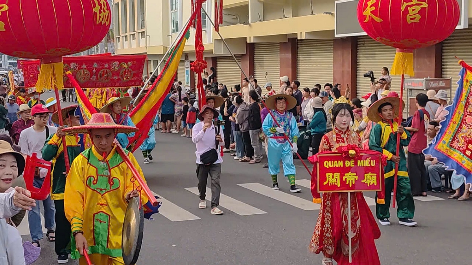 Hàng ngàn người tham gia Lễ hội Nghinh ông Quan Thánh Đế quân ở Phan Thiết