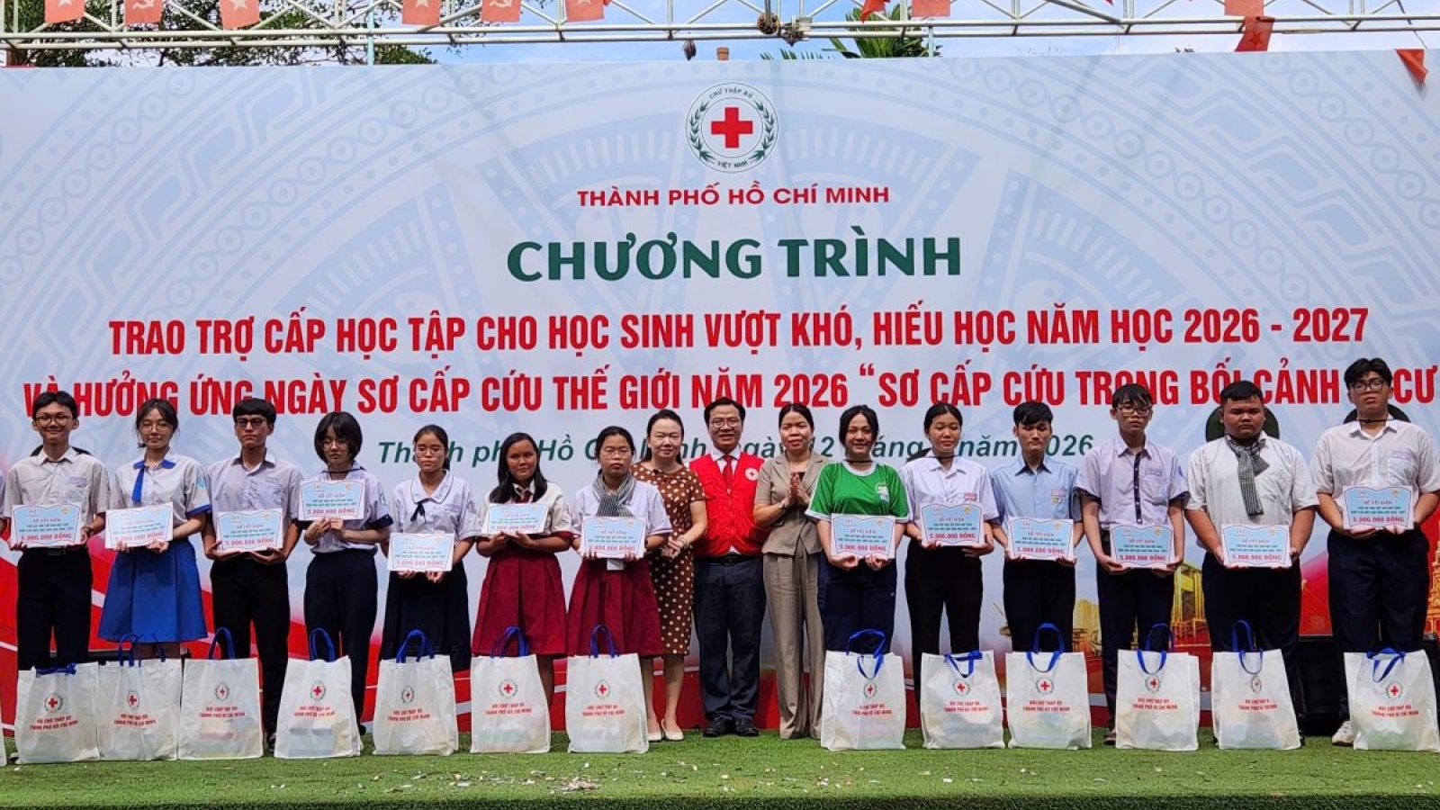 Hơn 3,7 tỷ đồng chăm lo học sinh và nâng cao năng lực sơ cấp cứu