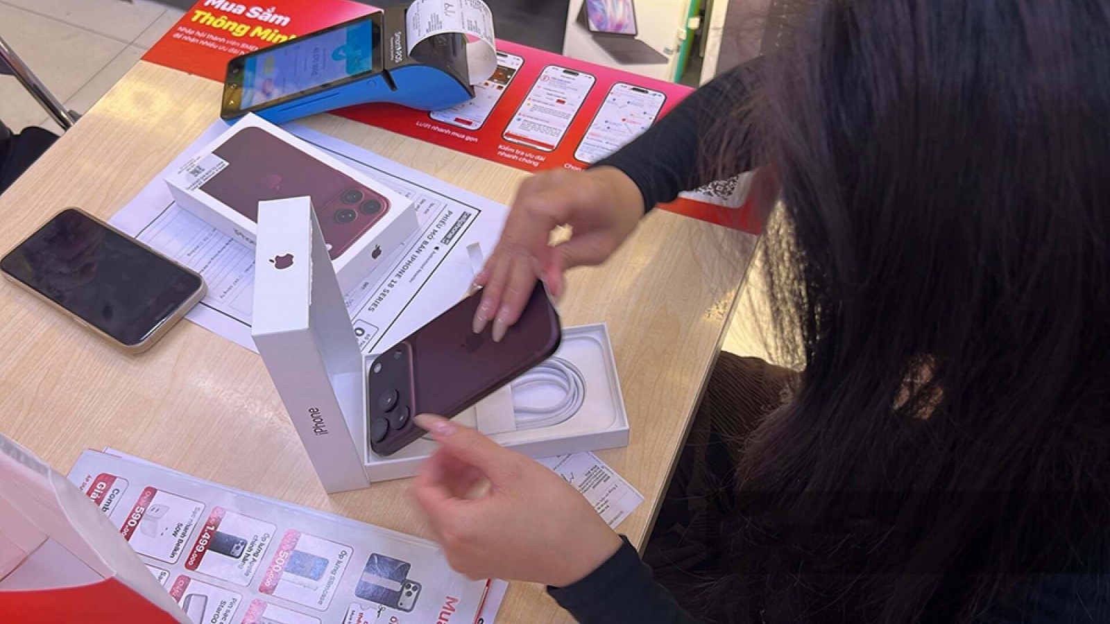 Mua iPhone 18 Pro hay chi thêm 3 triệu cho Pro Max?