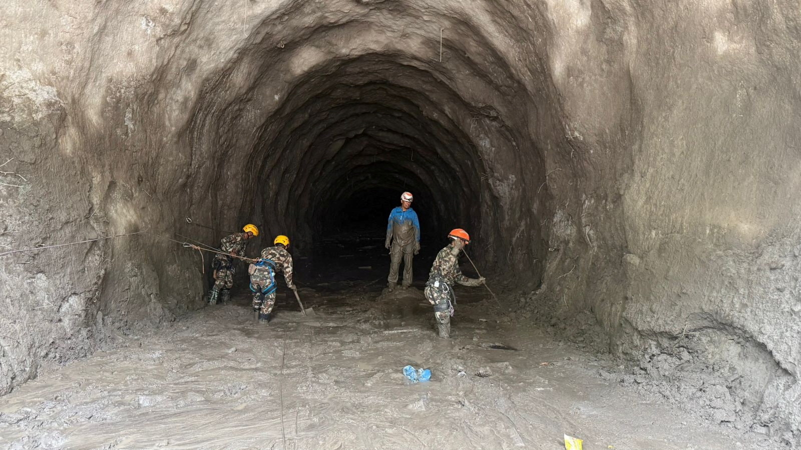 Nepal chạy đua cứu người sau thảm họa lũ quét, tái thiết có thể tốn 5 tỷ USD