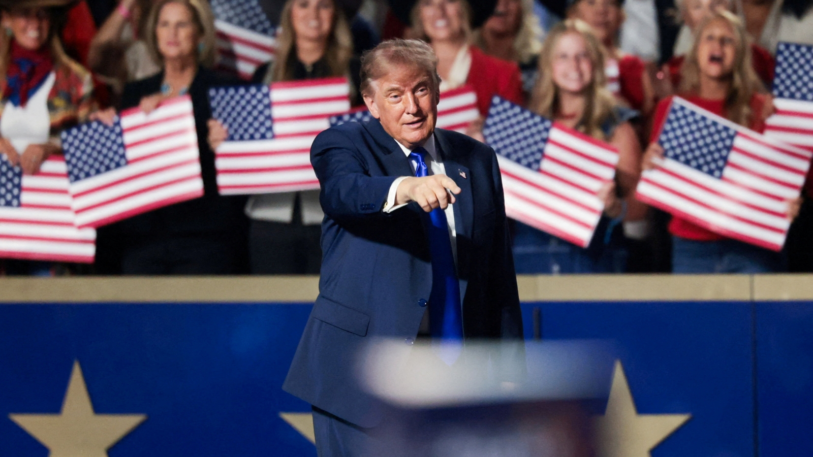 Ông Trump mở cuộc thăm dò ý kiến ​​để đổi tên Trí tuệ nhân tạo (AI)