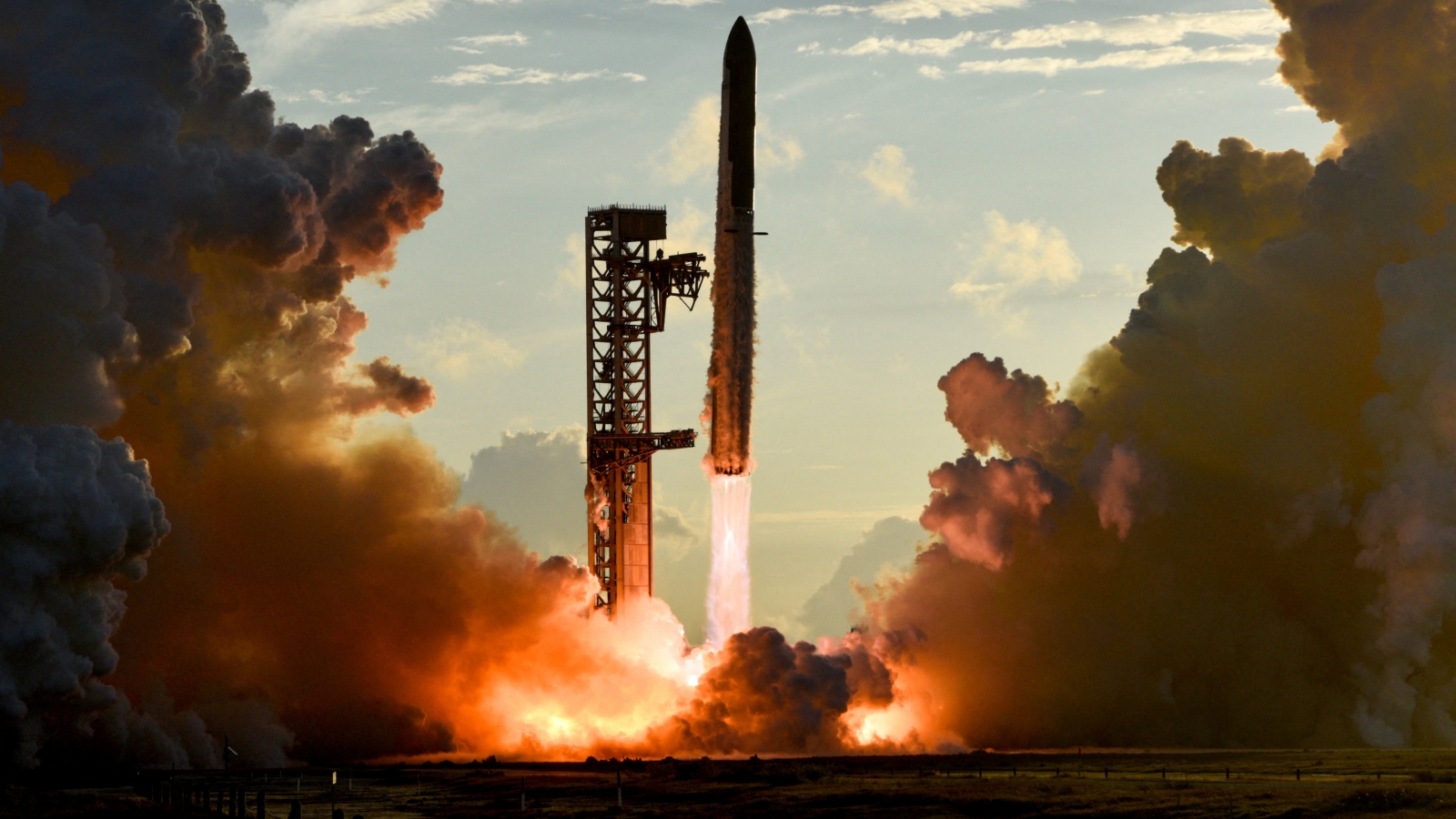 SpaceX lần đầu phóng thành công tàu khổng lồ Starship lên quỹ đạo