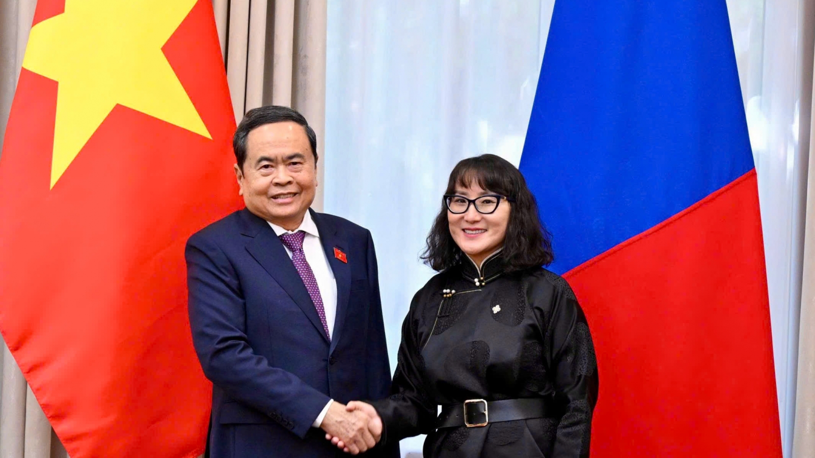 Chủ tịch Quốc hội tiếp Chủ tịch Nhóm Nghị sĩ hữu nghị Mông Cổ - Việt Nam
