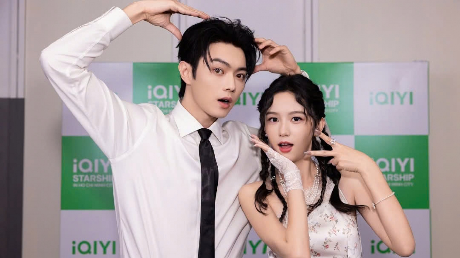 Mỹ nam “Diên Hy Công Lược” ấn tượng với món Việt trong lần đến TP.HCM