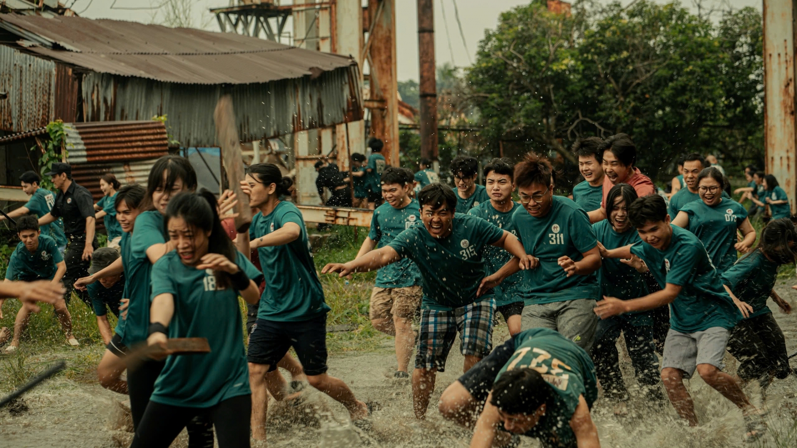 “Trại buôn người” vượt 100 tỷ đồng sau 4 ngày ra rạp