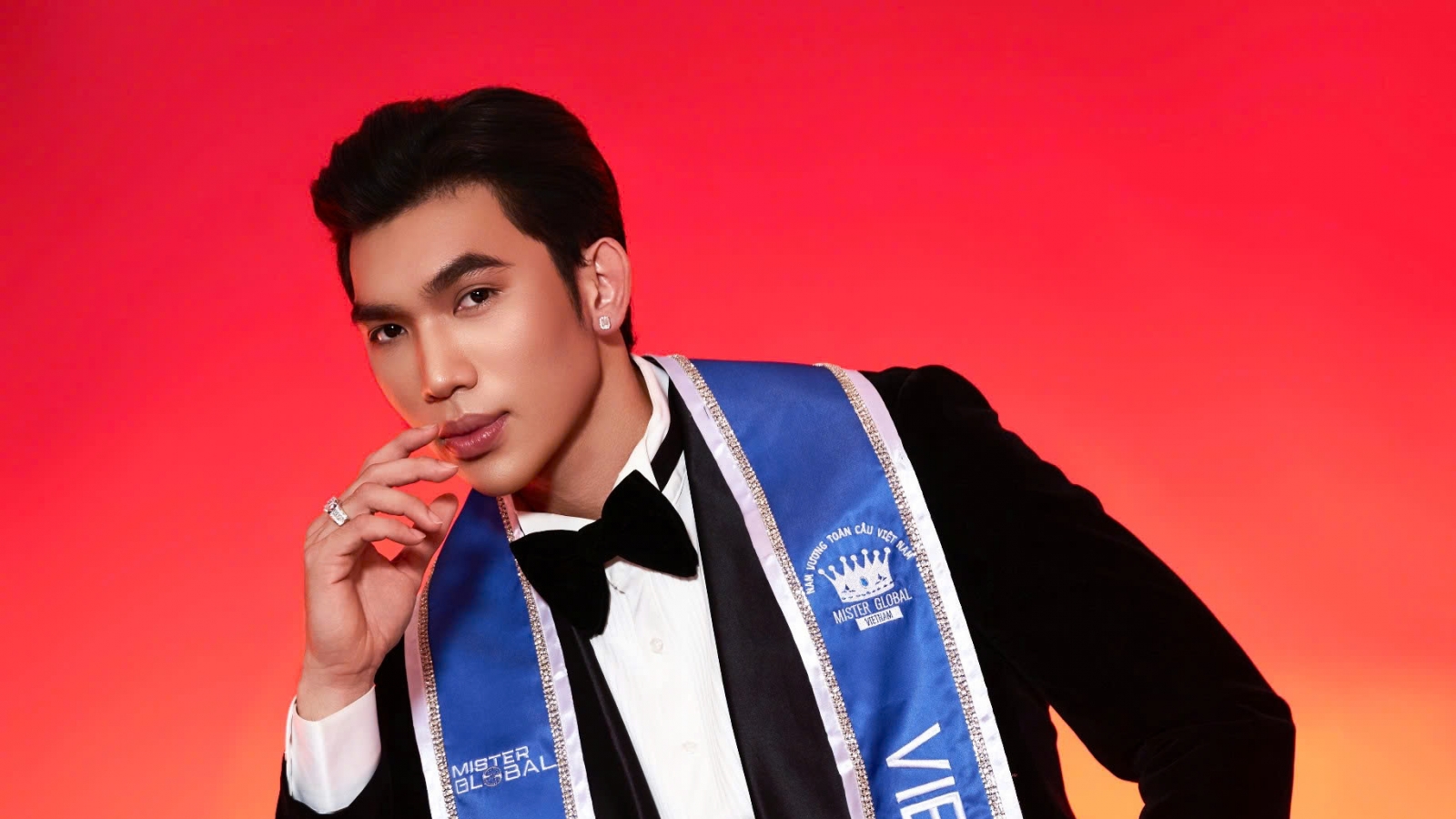 Chàng trai Lâm Đồng mang 70 kg hành lý sang Thái Lan thi Mister Global